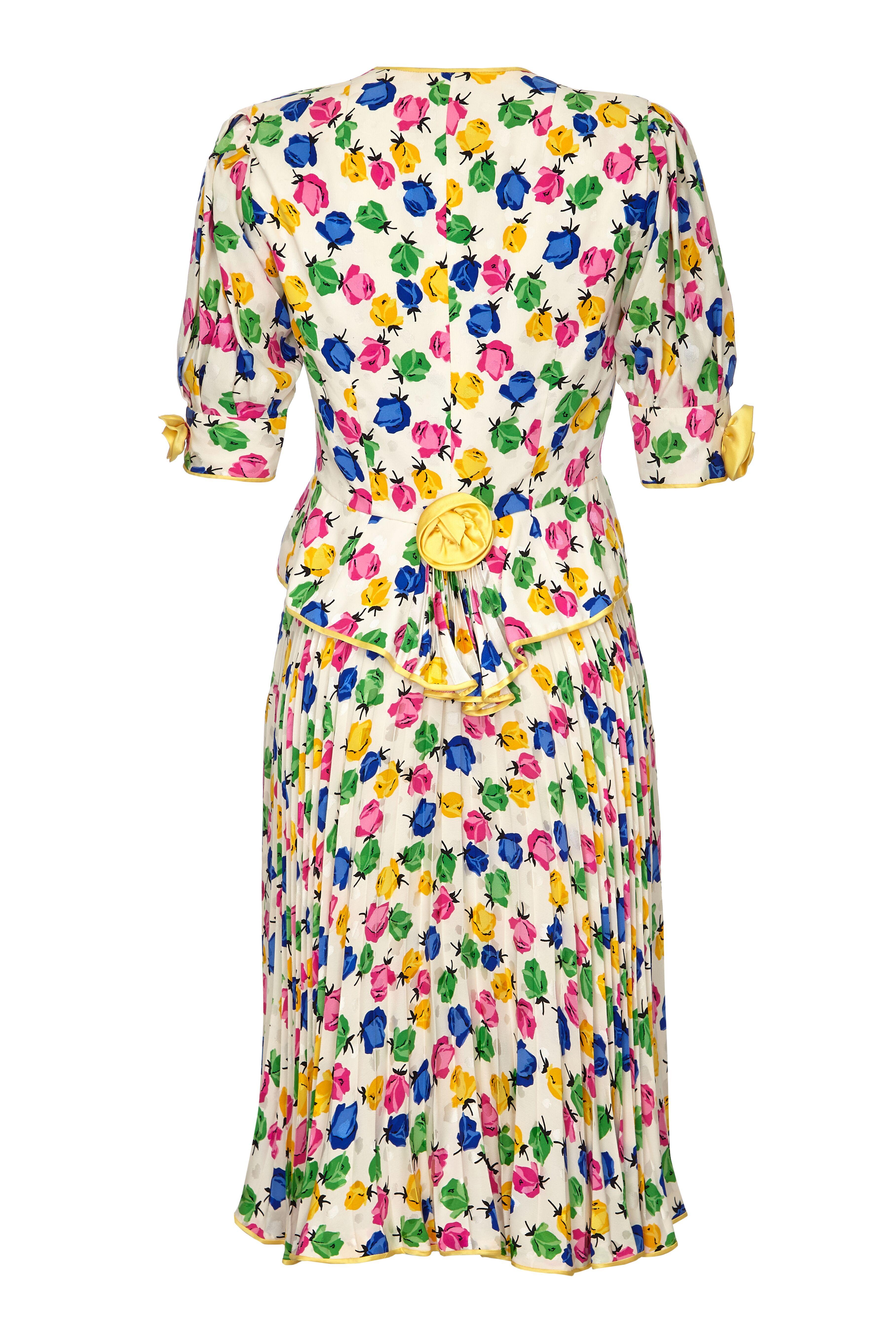 Ensemble robe et veste Couture en soie imprimé floral rose des années 1990 Excellent état - En vente à London, GB