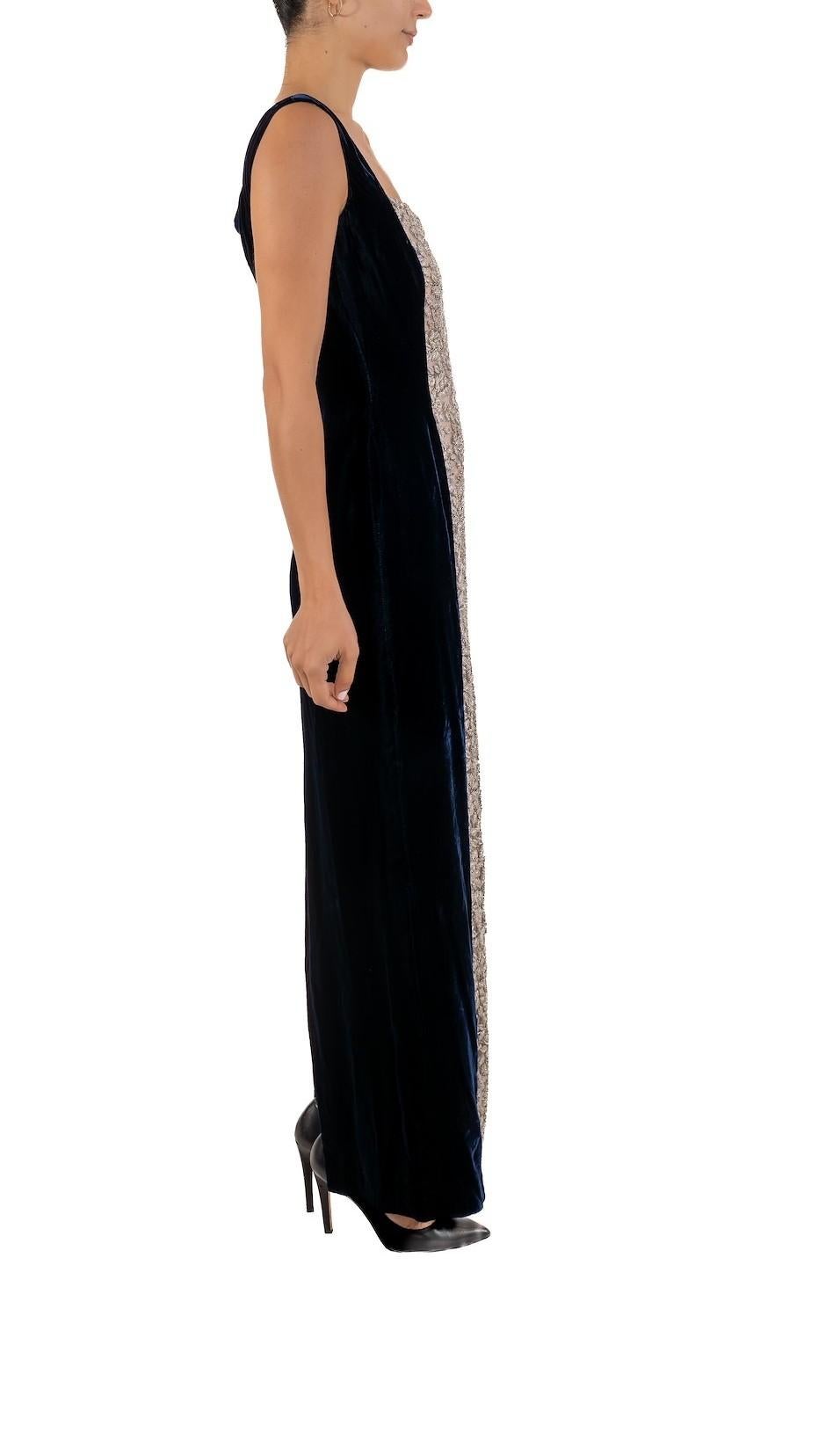 1990S Creme & Navy Rayon Seidensamt Kleid mit Jewell bestickten Panel Damen im Angebot
