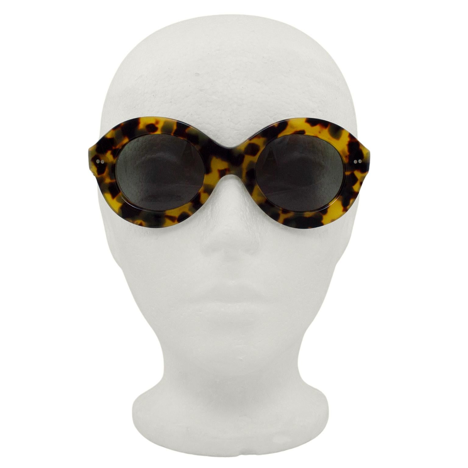 1990s Cutler and Gross Tortoiseshell Sunglasses  In Good Condition For Sale In Toronto, Ontario