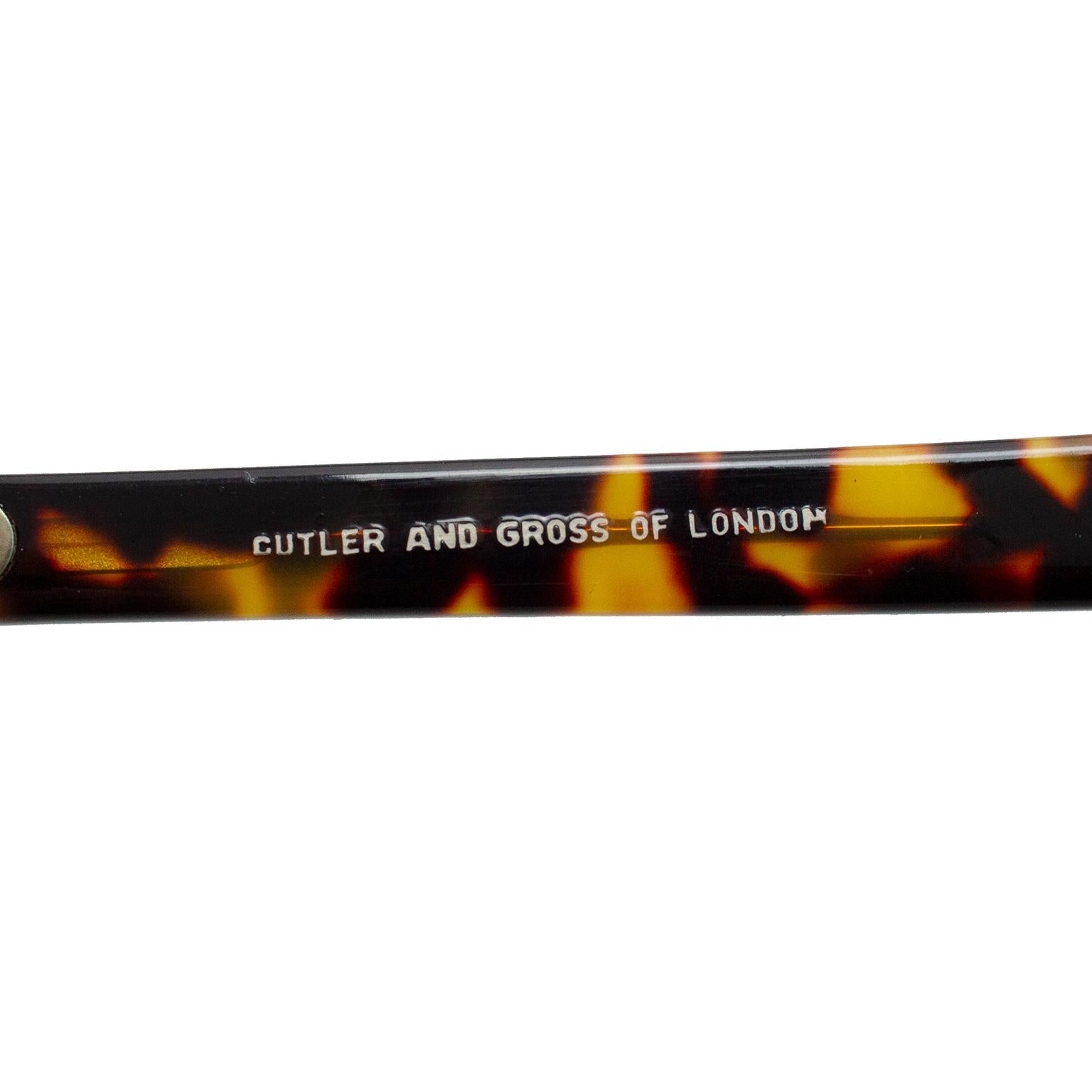 Lunettes de soleil Cutler and Gross Tortoiseshell (années 1990)  en vente 1
