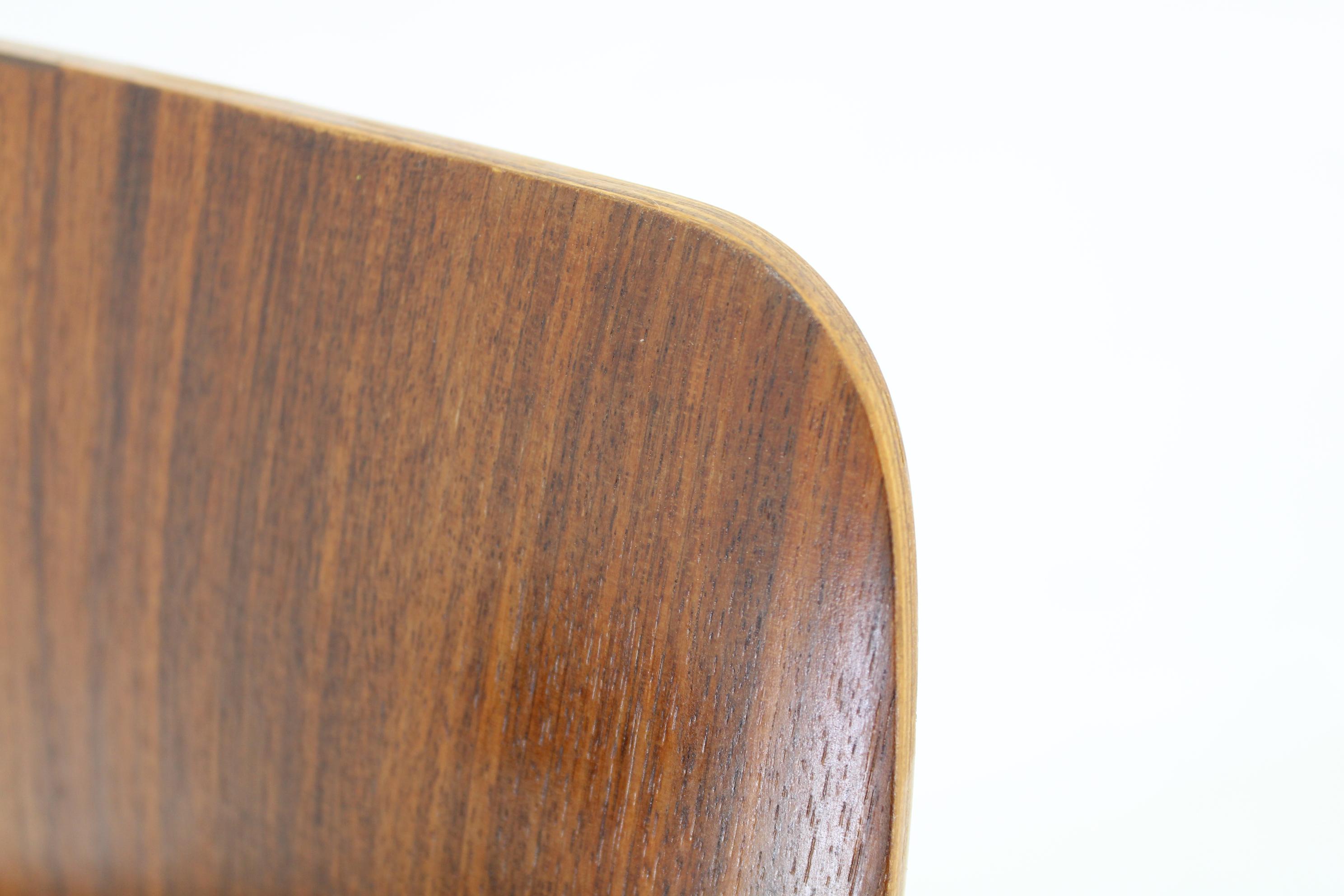 1990s D. Rowland Set Of Five Restored Stackable Dining Chairs for GF 5