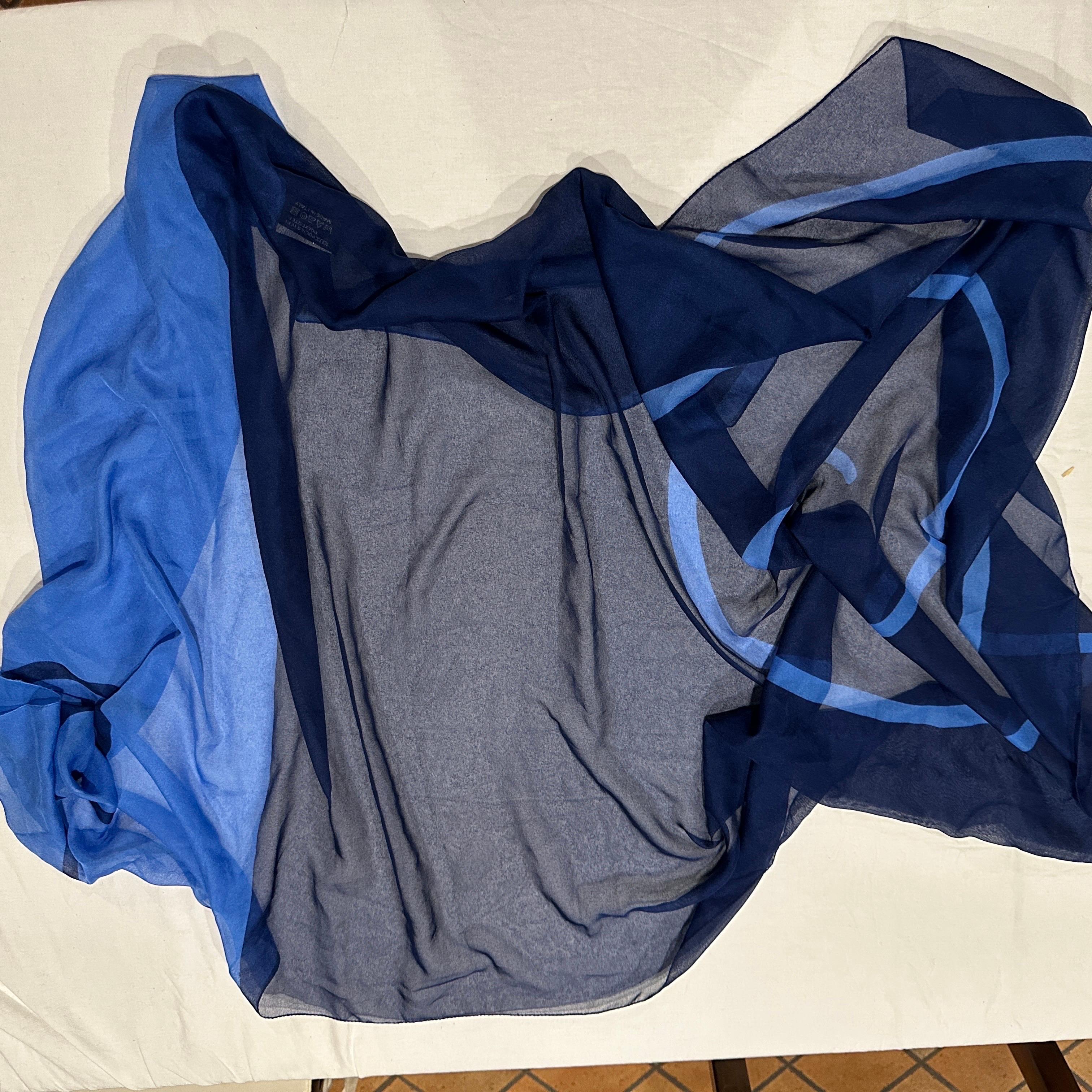 Sciarpa lunga anni '90 blu scuro e blu reale di Balenciaga Paris in vendita 10