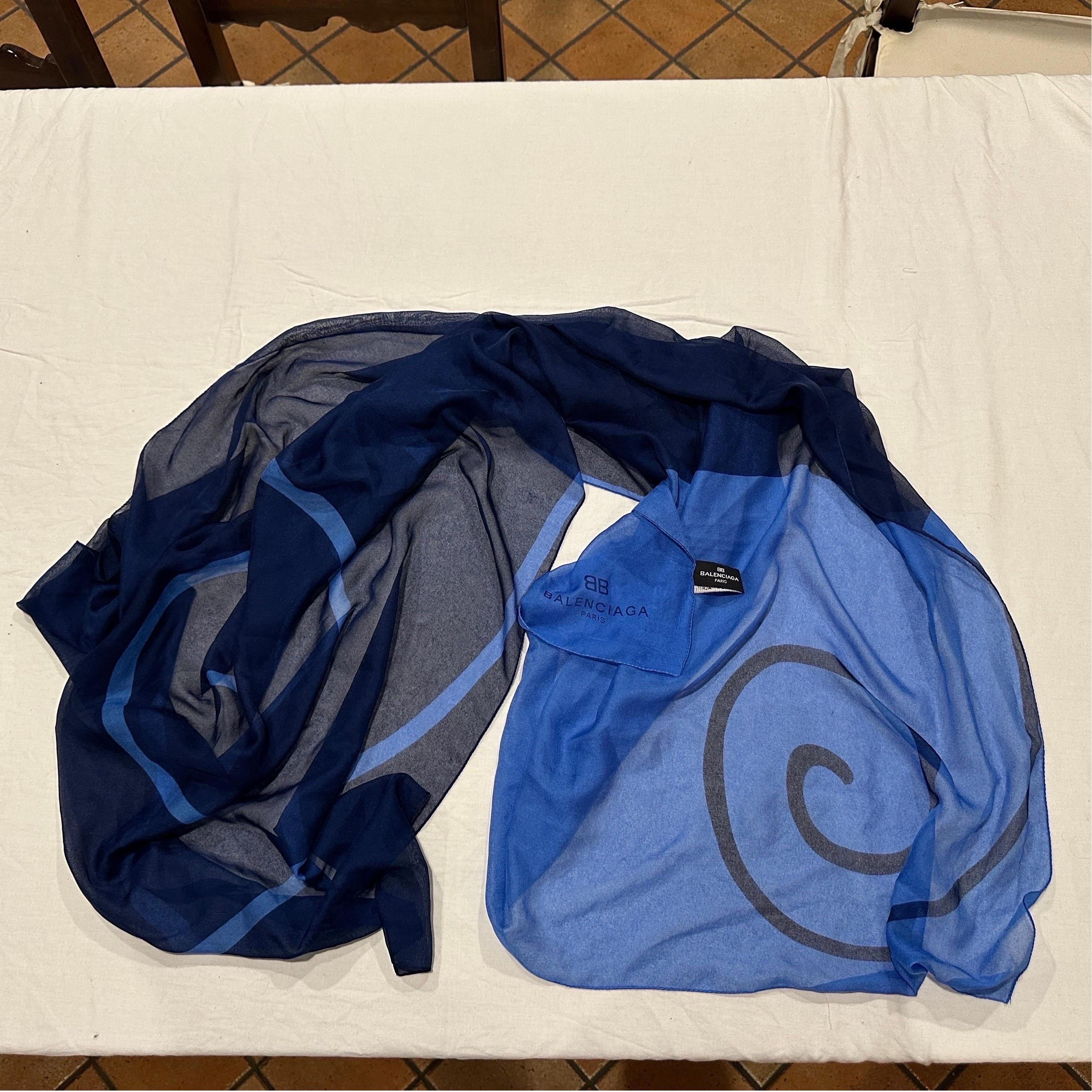 Sciarpa lunga anni '90 blu scuro e blu reale di Balenciaga Paris In condizioni ottime in vendita a Aci Castello, IT