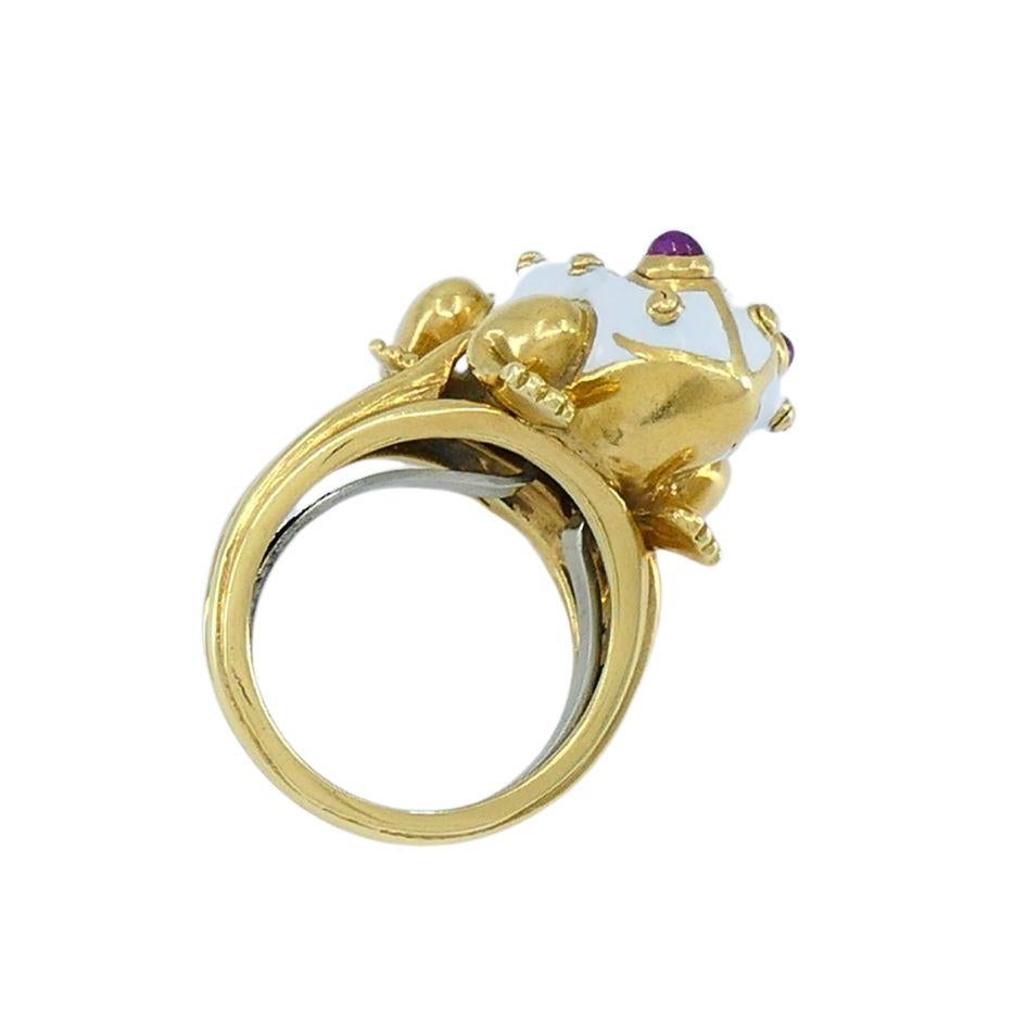 1990s David Webb 18k Gold White Enamel Ruby Frog Ring 7.5 For Sale 7