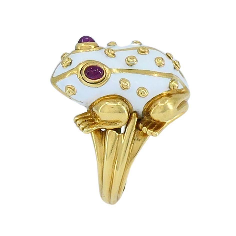 1990s David Webb 18k Gold White Enamel Ruby Frog Ring 7.5 For Sale 1