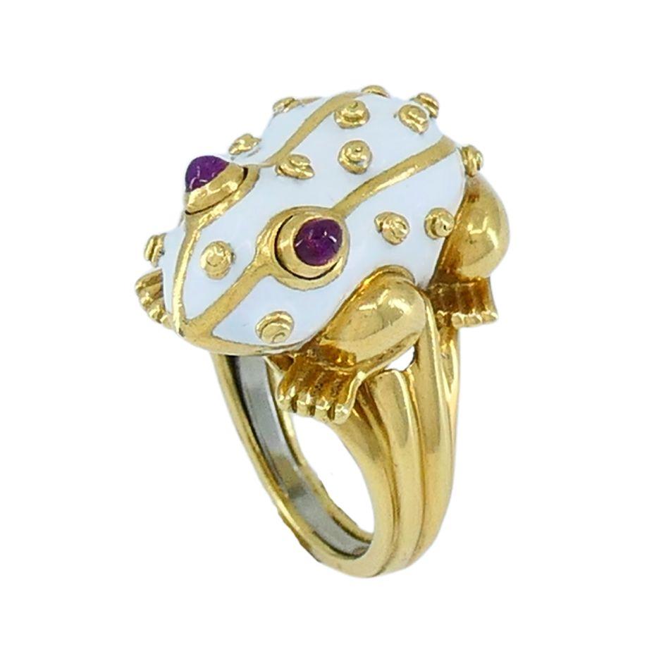 1990s David Webb 18k Gold White Enamel Ruby Frog Ring 7.5 For Sale 2