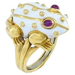 1990 David Webb 18k Gold White Enamel Ruby Frog Ring 7.5