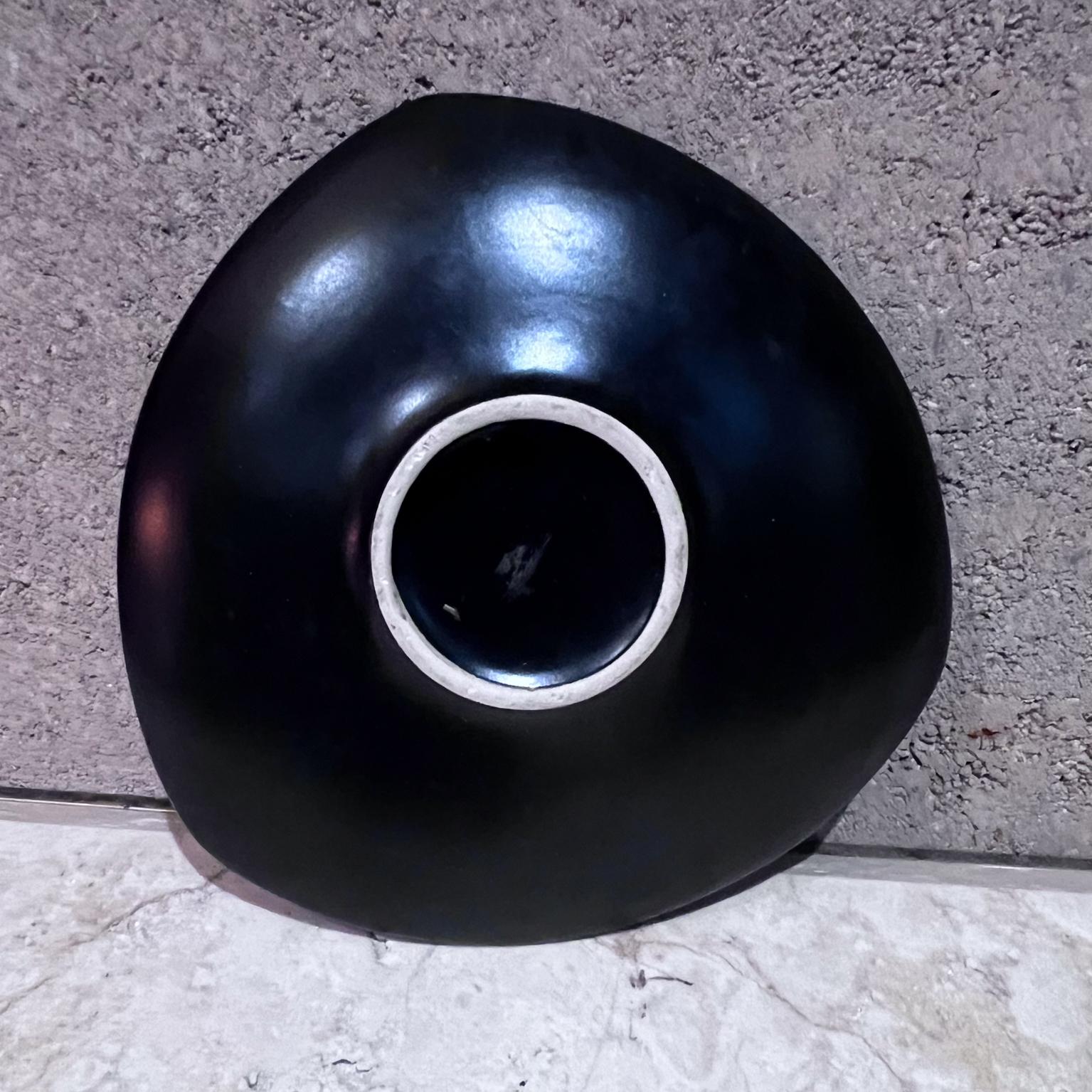 1990s Asian Ceramic Black Triangular Plate For Sale 4
