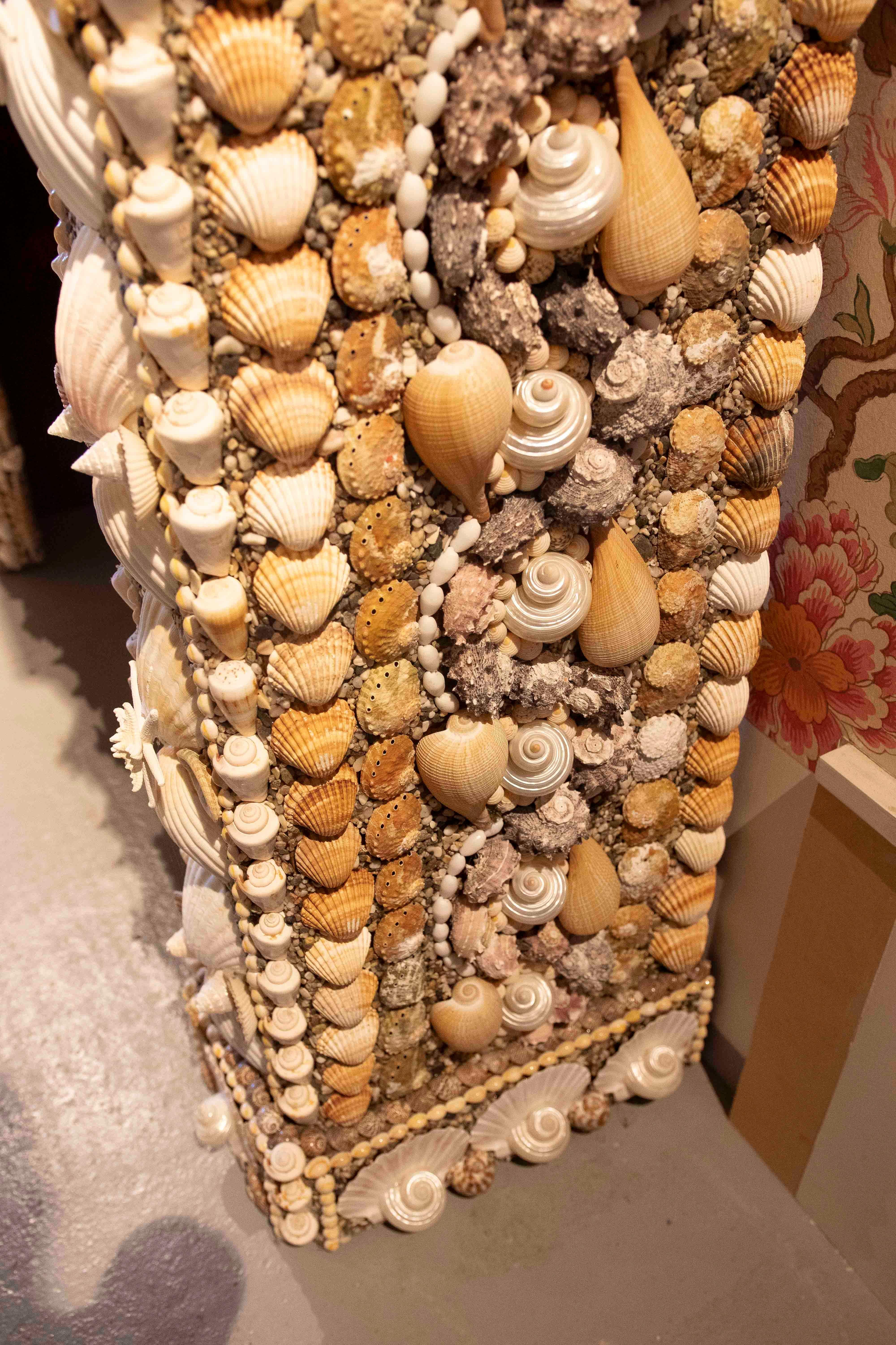 Chimenea Decorativa de los Años 90 Cubierta de Conchas - Estilo Artístico Costero en venta 6