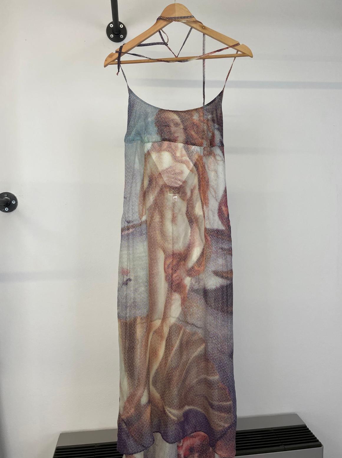 vestido de seda de los años 90 D&G Botticelli, el nacimiento de Venus en venta 10