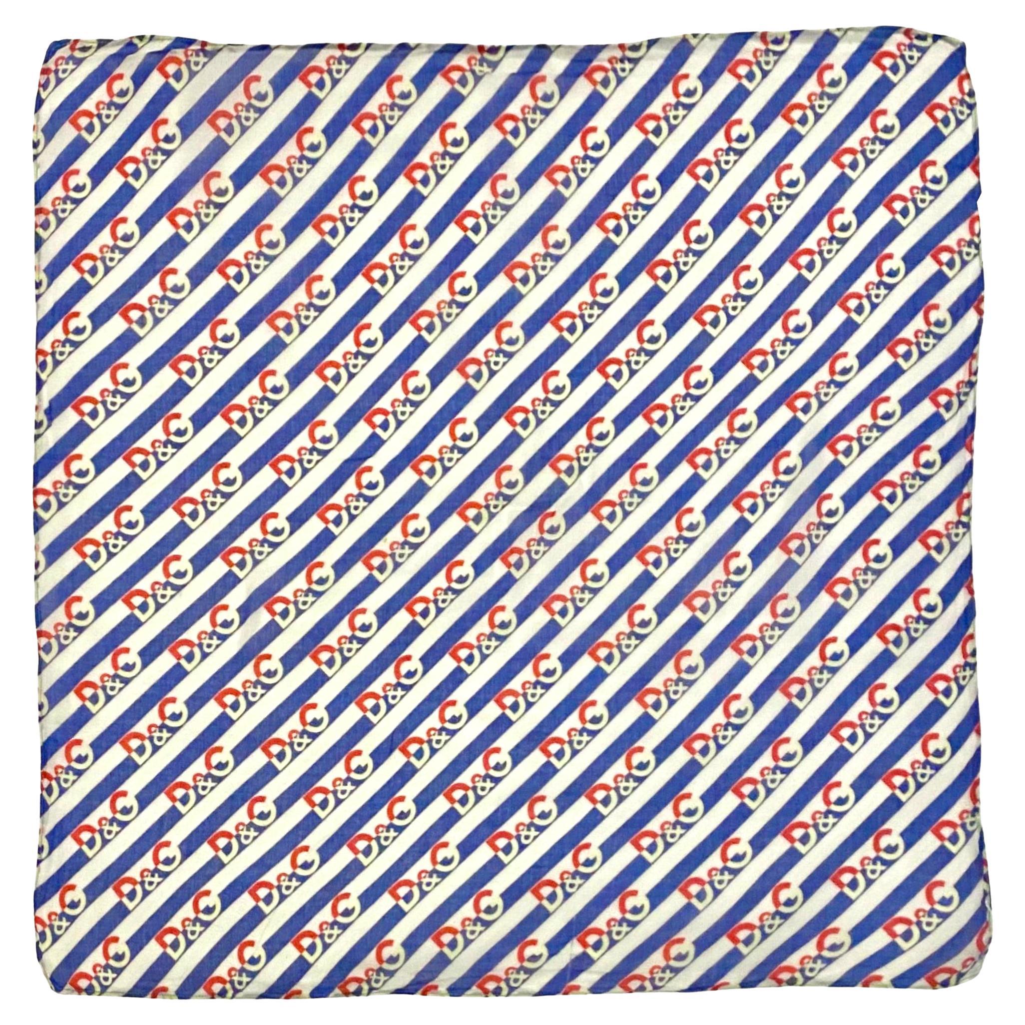 What is a square scarf called?