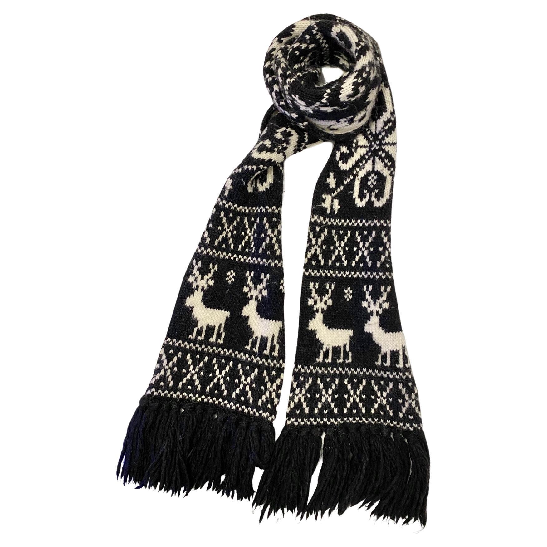 1990s D&G Dolce Gabbana Mountain Wool Maxi Scarf In Good Condition For Sale In London, GB