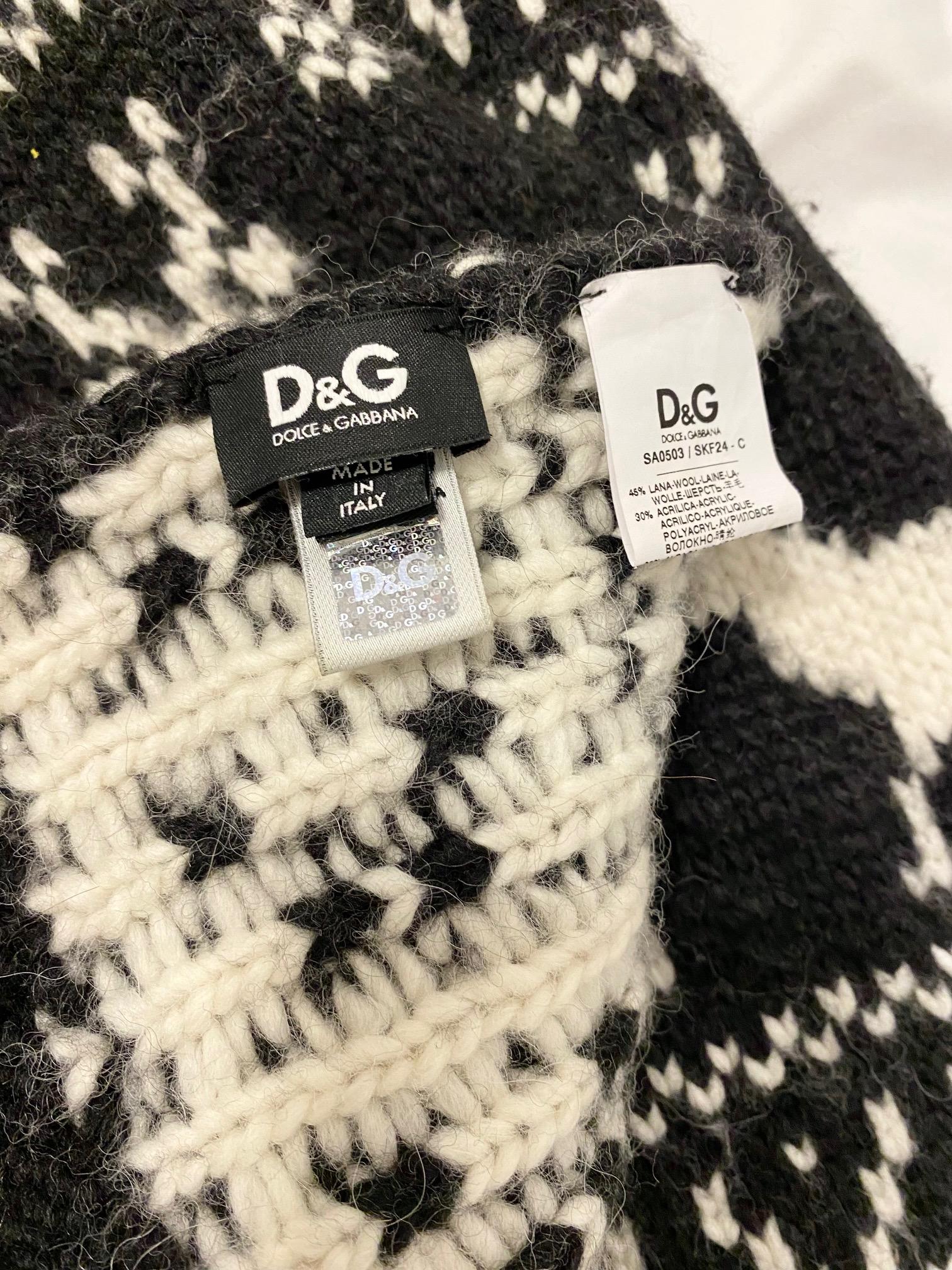 D&G Dolce Gabbana - Écharpe longue en laine de montagne, années 1990 en vente 1