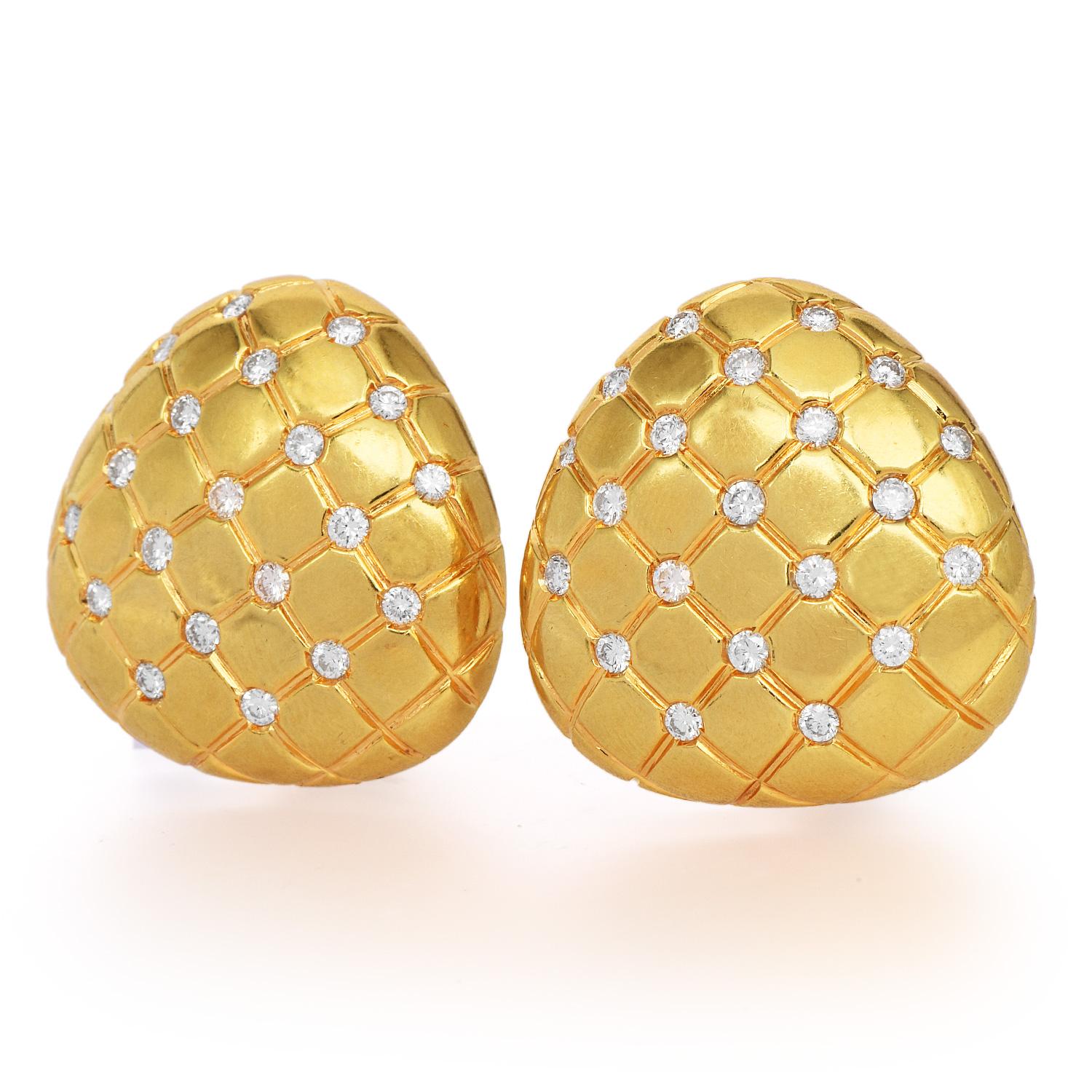  1990s Chic quilted cushion trillion design clip-on earrings, with a luxurious high polished finish.
Crafted in solid 18K Yellow Gold, Complimenting the look are (42) round-cut, flush set, genuine diamonds weighing approximately 1.25 carats (F-G