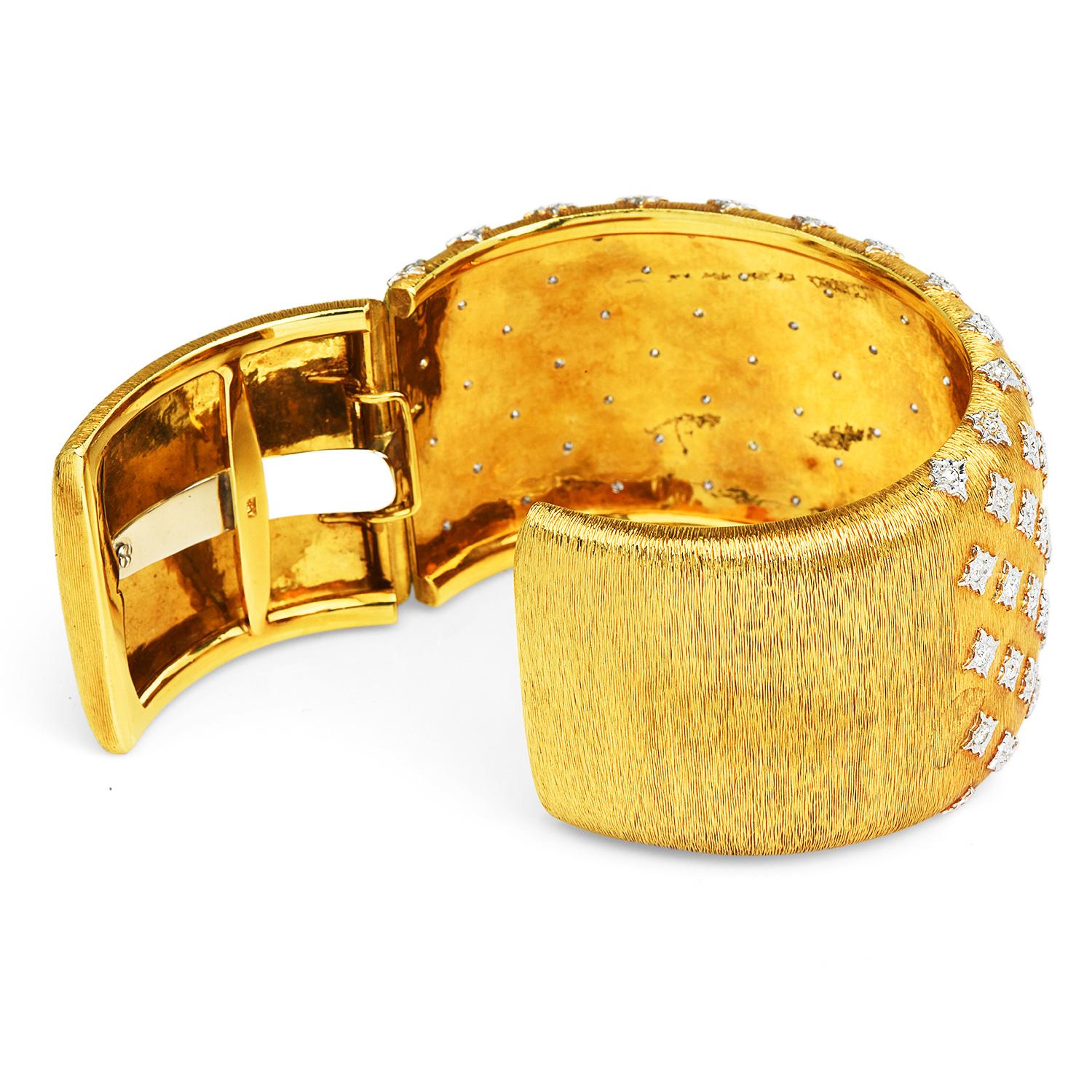 1990's Diamond 18K Yellow Gold Rigato Wide Cuff Bangle Bracelet In Excellent Condition In Miami, FL
