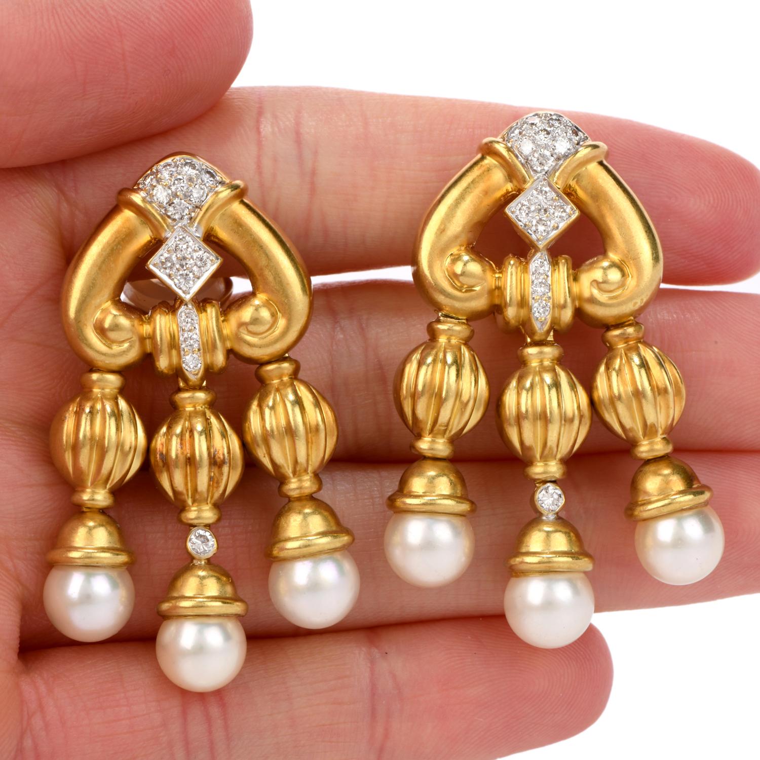 Round Cut 1990s Diamond Pearl 18 Karat Gold Chandelier Drop Earrings