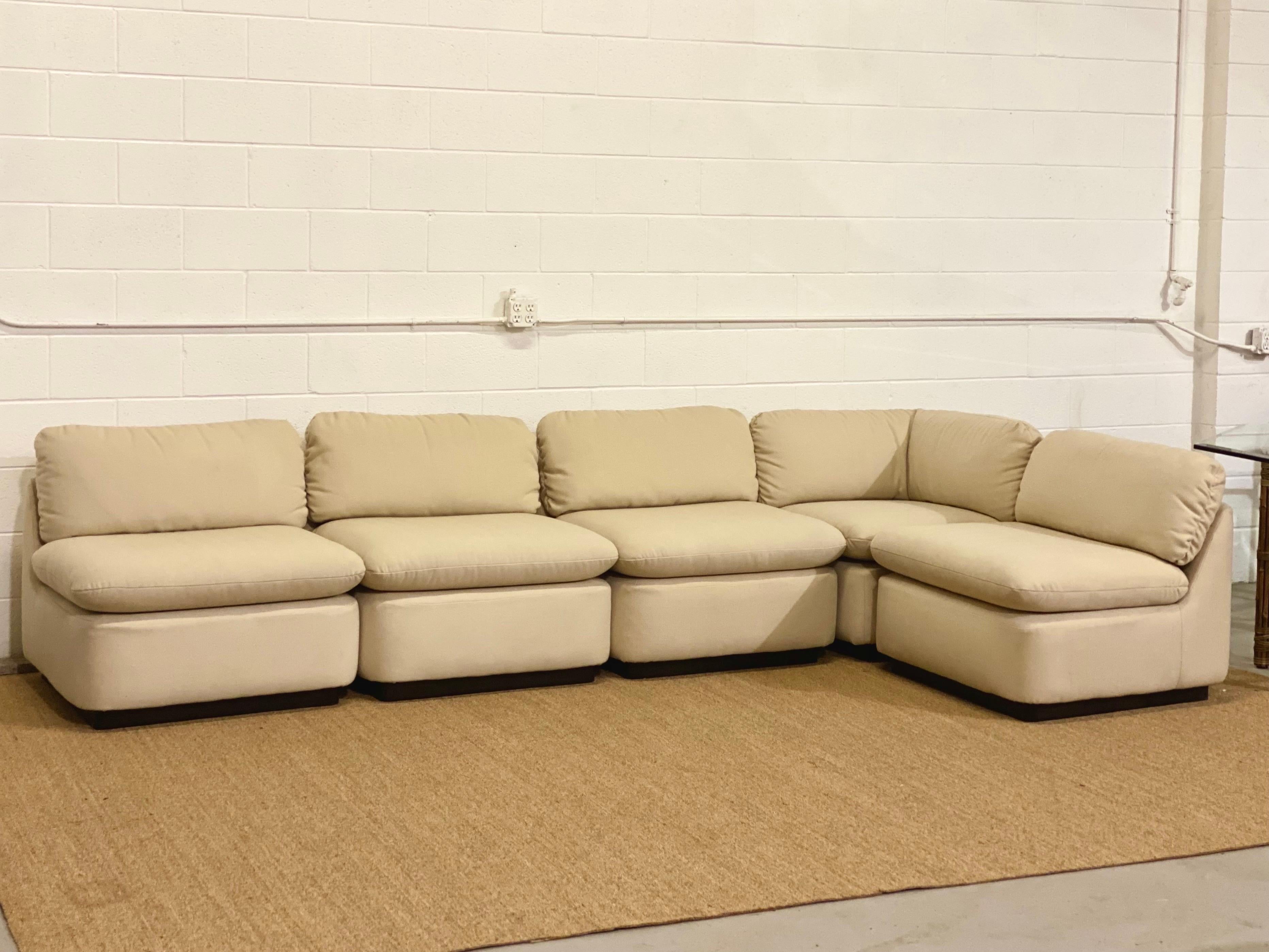 1990s Directional White Ivory Five Piece Modular Lounge Sectional – 5 Pieces For Sale 2