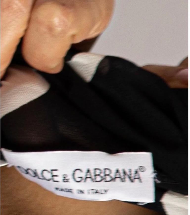 DOLCE & GABBANA, mini robe transparente en mousseline de soie noire et blanche, années 1990 en vente 2