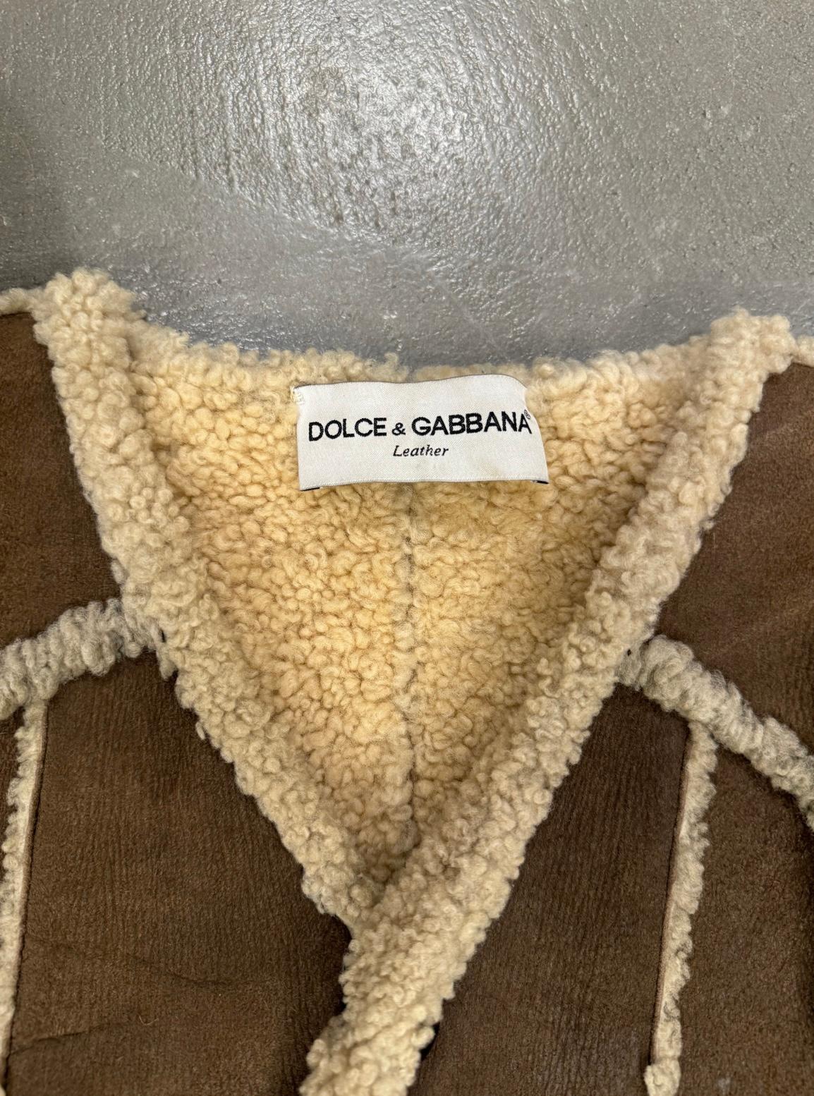 1990er Dolce & Gabbana Hybrid-Shearling-Leder-Militärjacke (Braun) im Angebot