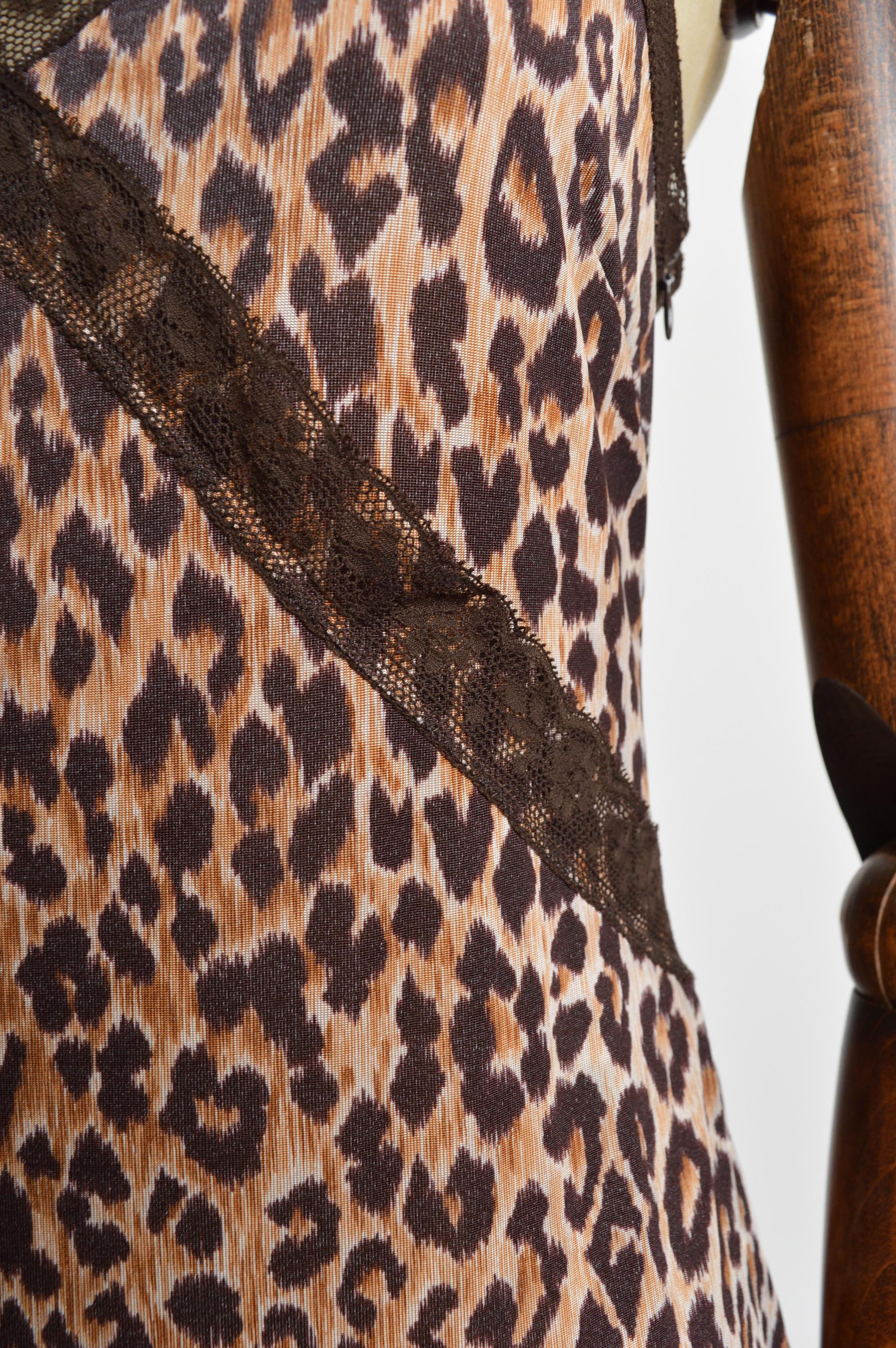 1990er Dolce & Gabbana Leopardendruck Riemchen-Spitzen-Slip-Cocktailkleid im Angebot 8