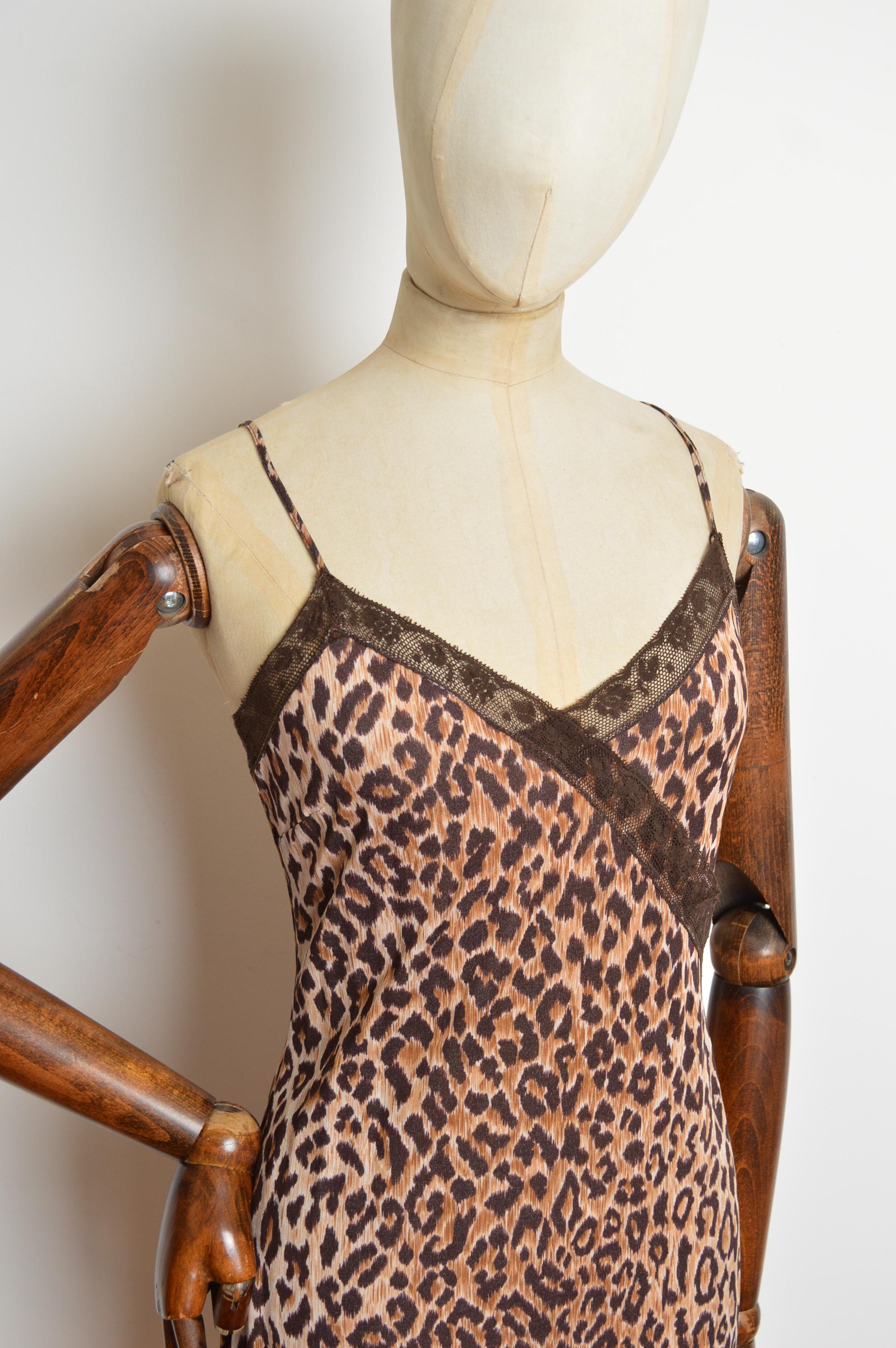 1990er Dolce & Gabbana Leopardendruck Riemchen-Spitzen-Slip-Cocktailkleid im Angebot 9