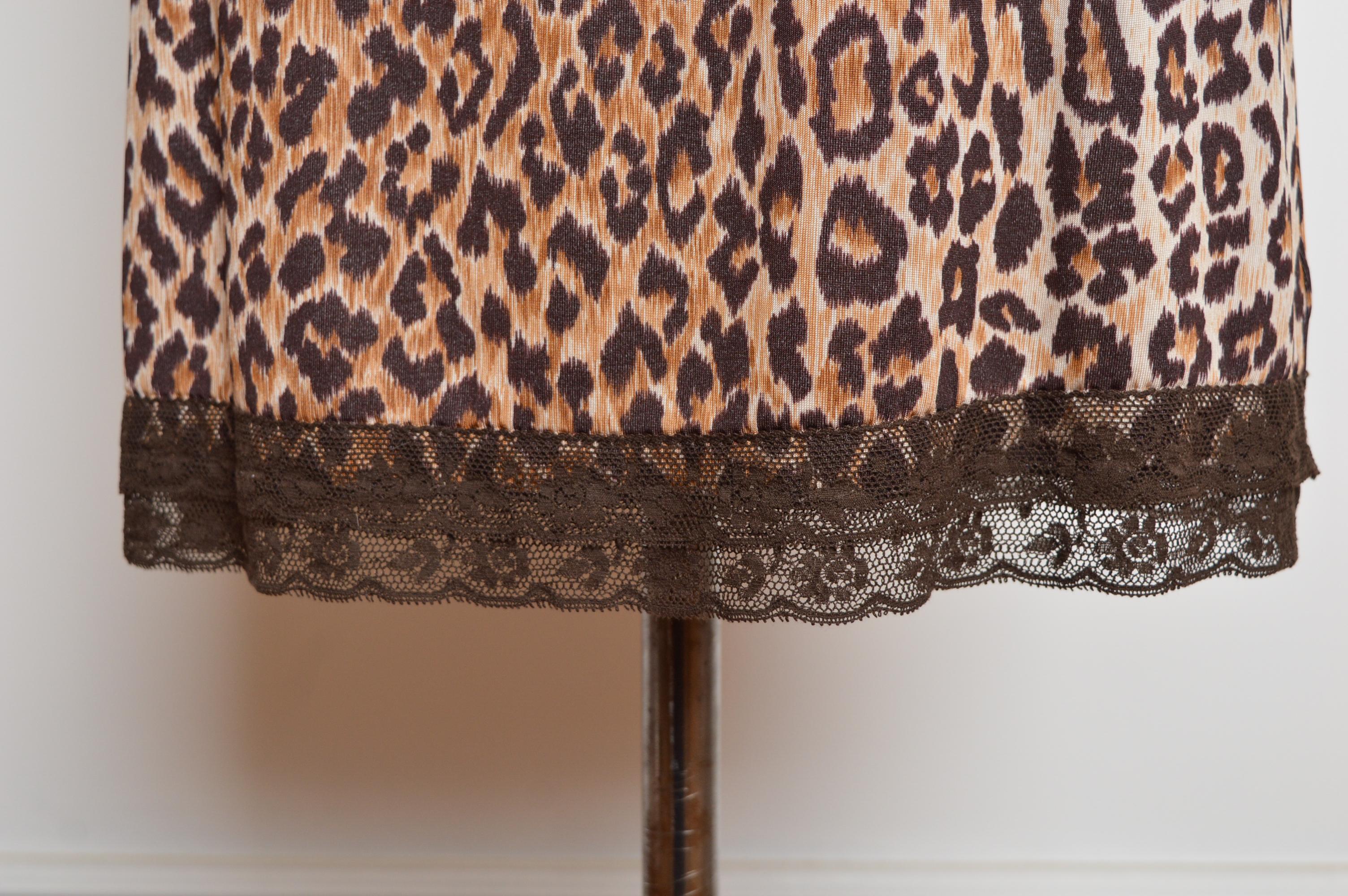 1990er Dolce & Gabbana Leopardendruck Riemchen-Spitzen-Slip-Cocktailkleid Damen im Angebot