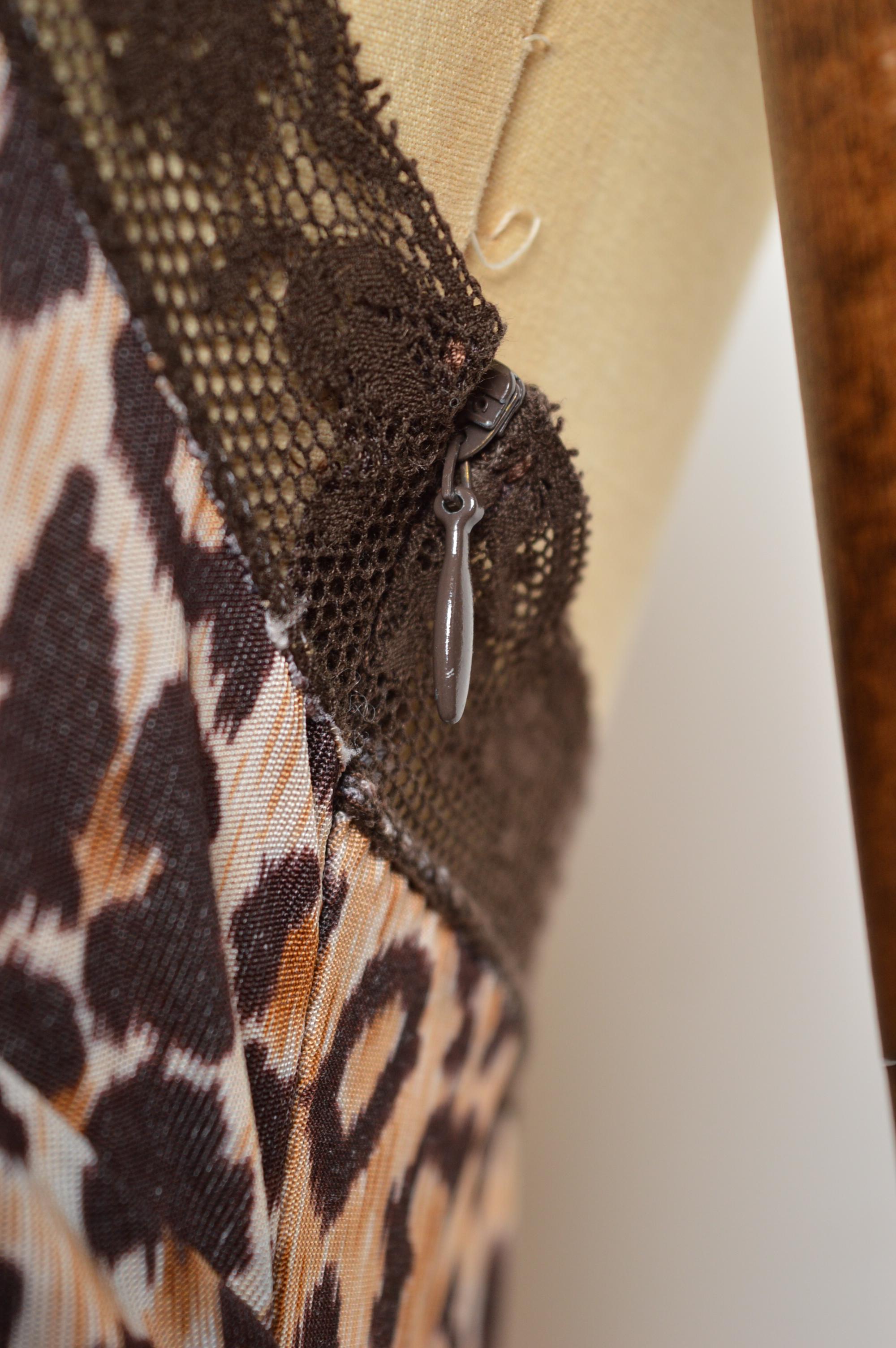 1990er Dolce & Gabbana Leopardendruck Riemchen-Spitzen-Slip-Cocktailkleid im Angebot 2