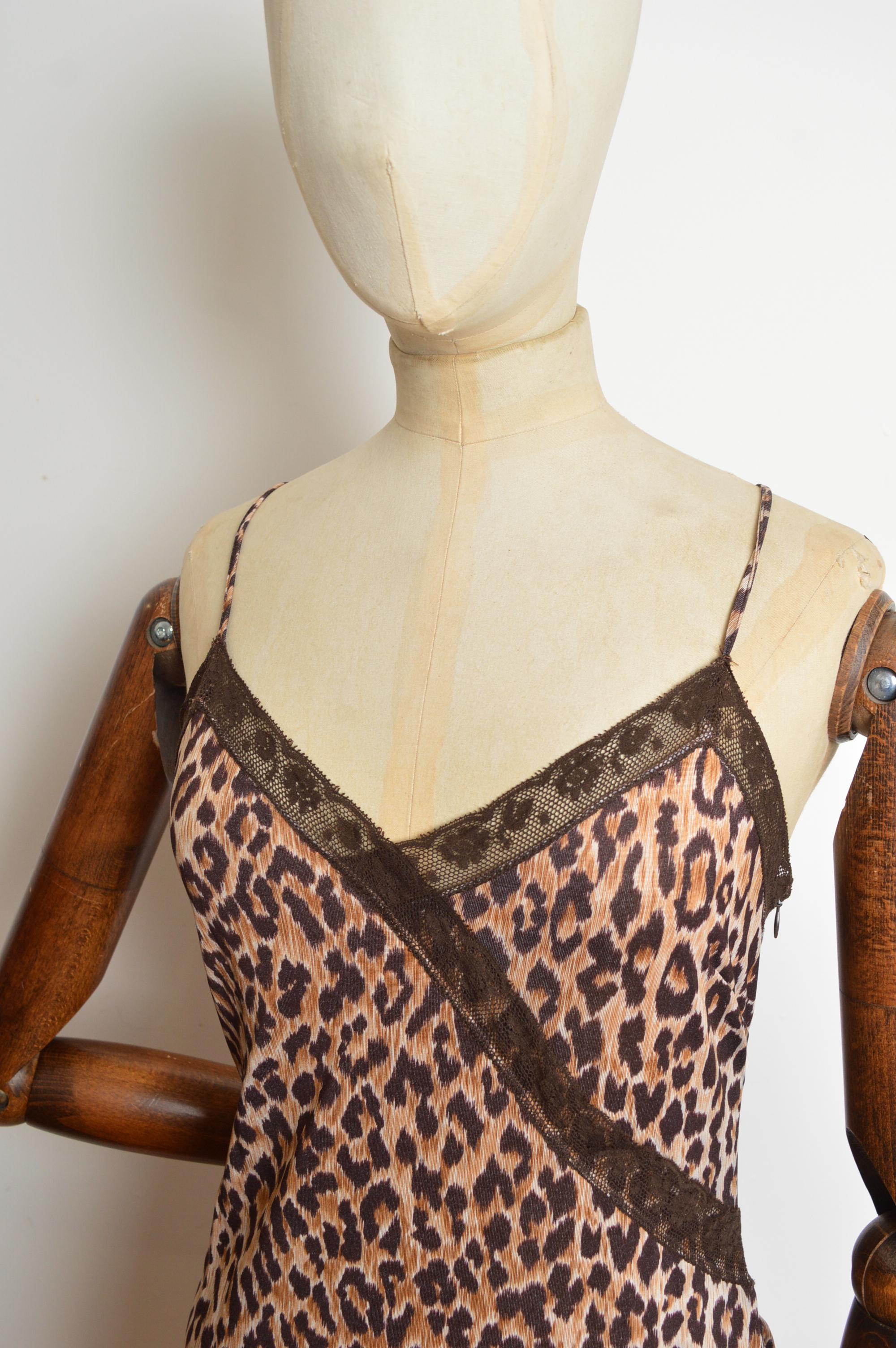 1990er Dolce & Gabbana Leopardendruck Riemchen-Spitzen-Slip-Cocktailkleid im Angebot 3