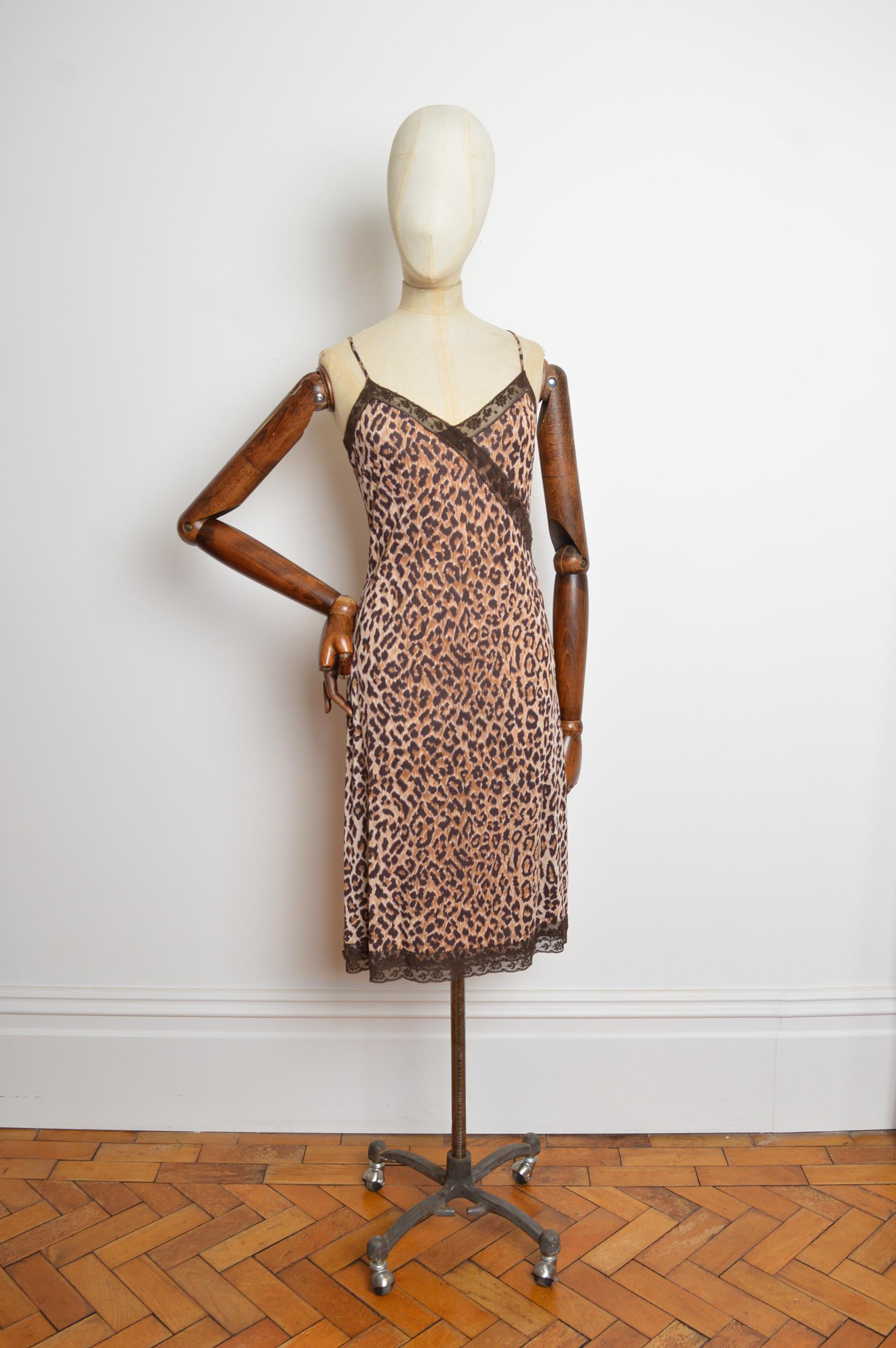 1990er Dolce & Gabbana Leopardendruck Riemchen-Spitzen-Slip-Cocktailkleid im Angebot 4