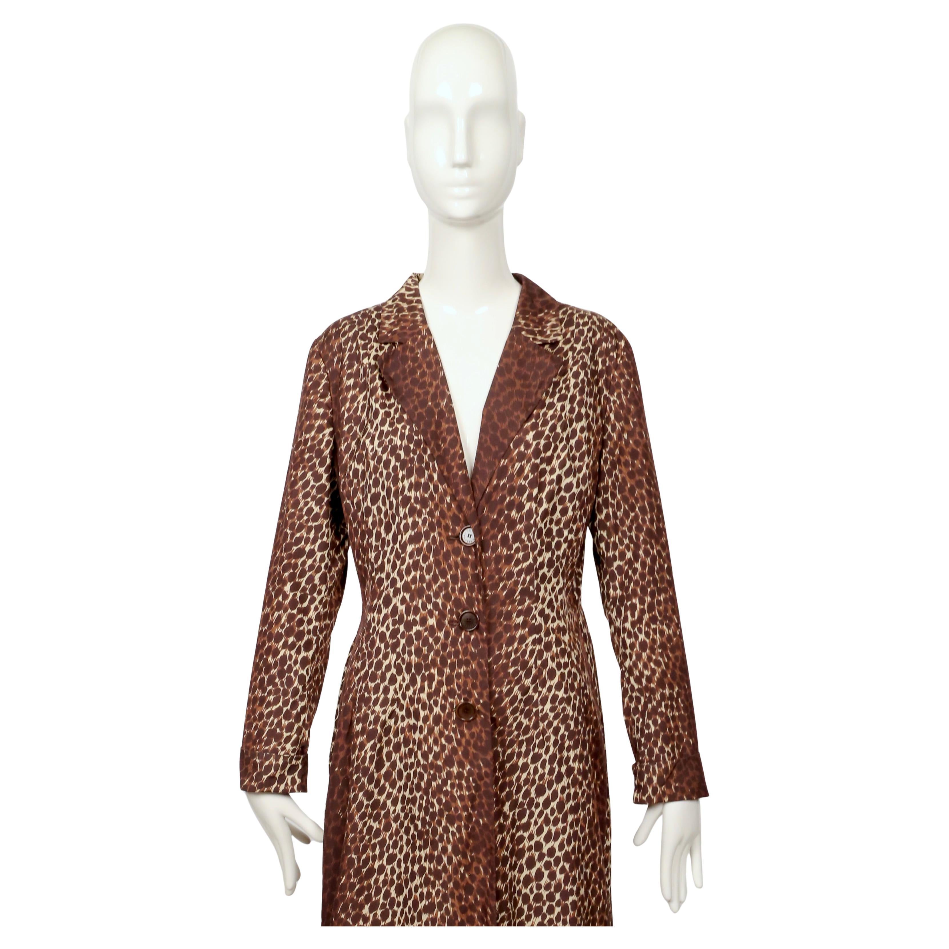 DOLCE & GABBANA - Manteau long imprimé léopard des années 1990 Bon état - En vente à San Fransisco, CA