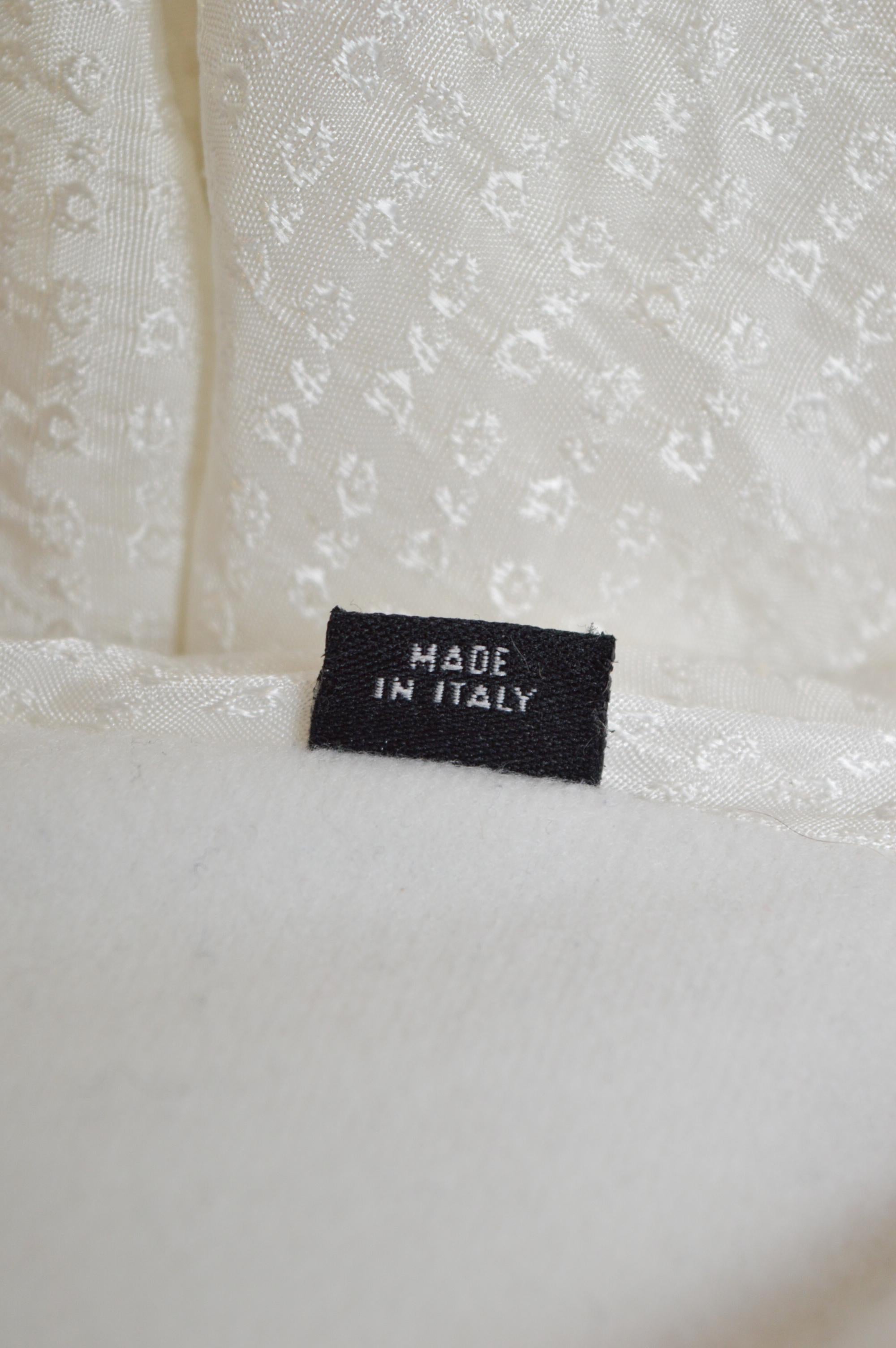 1990's DOLCE & GABBANA off White fluffy faux fur Zip down Bomber Jacket For Sale 6