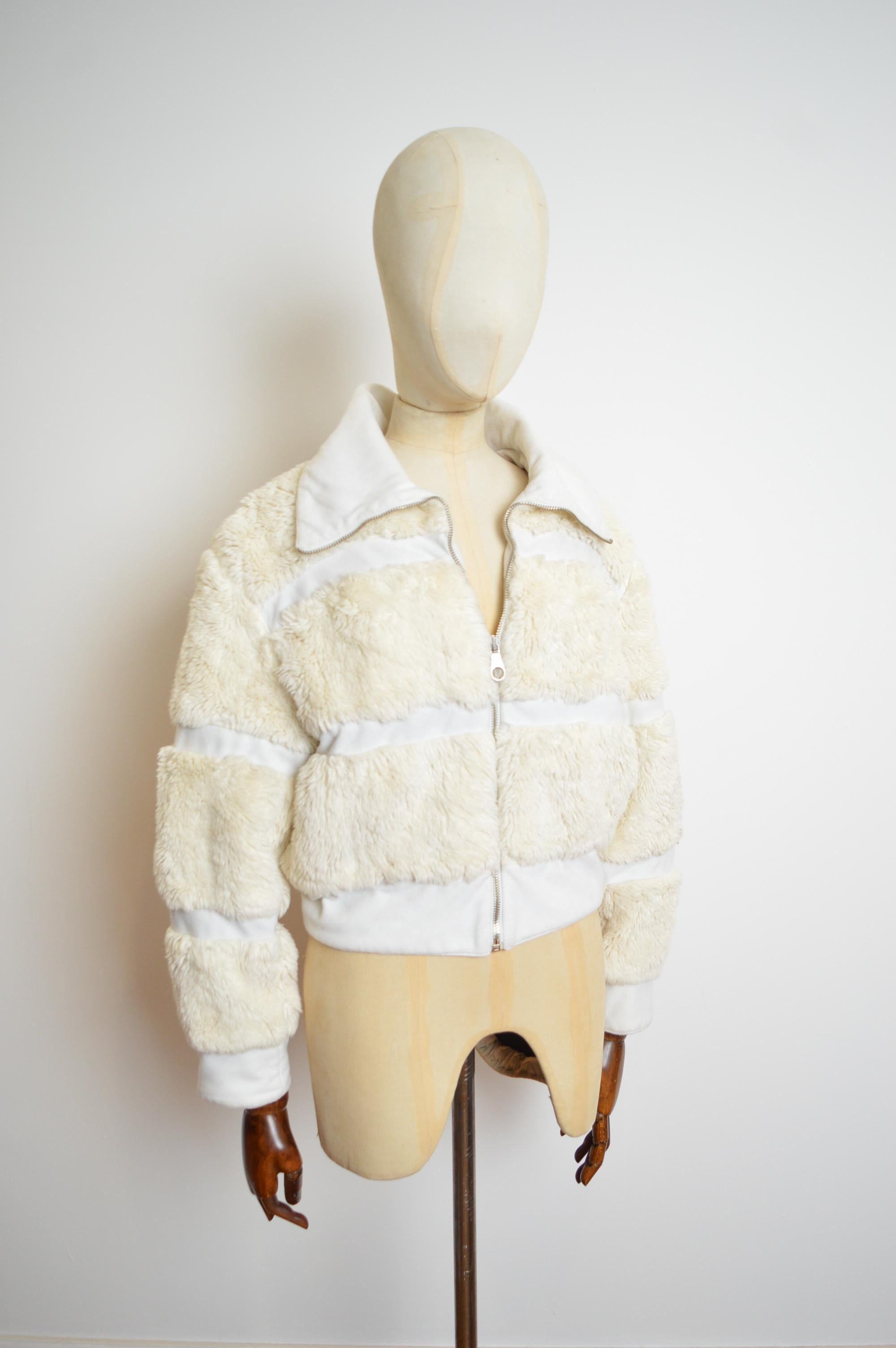 1990's DOLCE & GABBANA off White fluffy faux fur Zip down Bomber Jacket For Sale 1