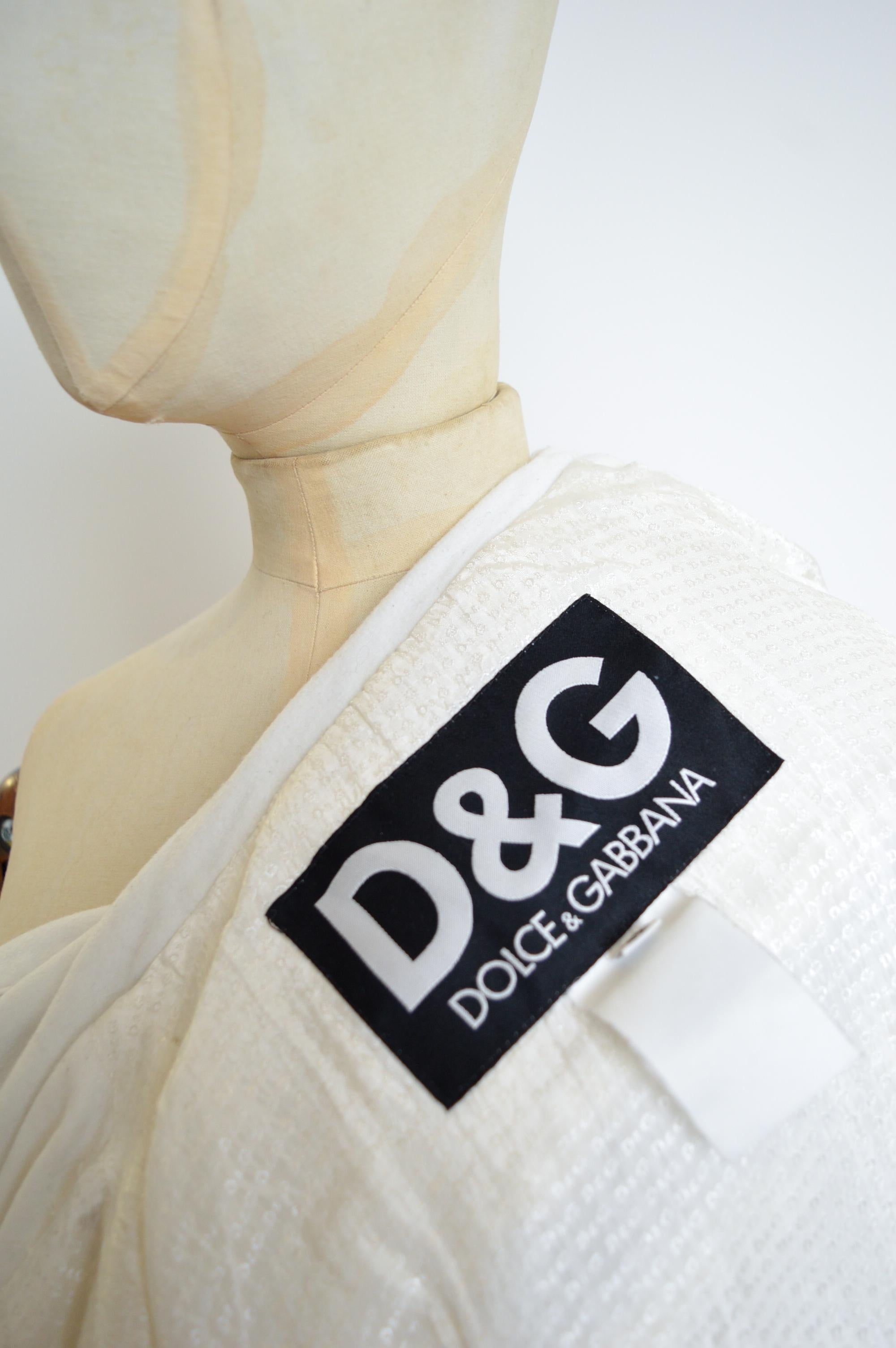 1990 DOLCE & GABBANA Giacca bomber con zip in pelliccia sintetica di colore bianco in vendita 1