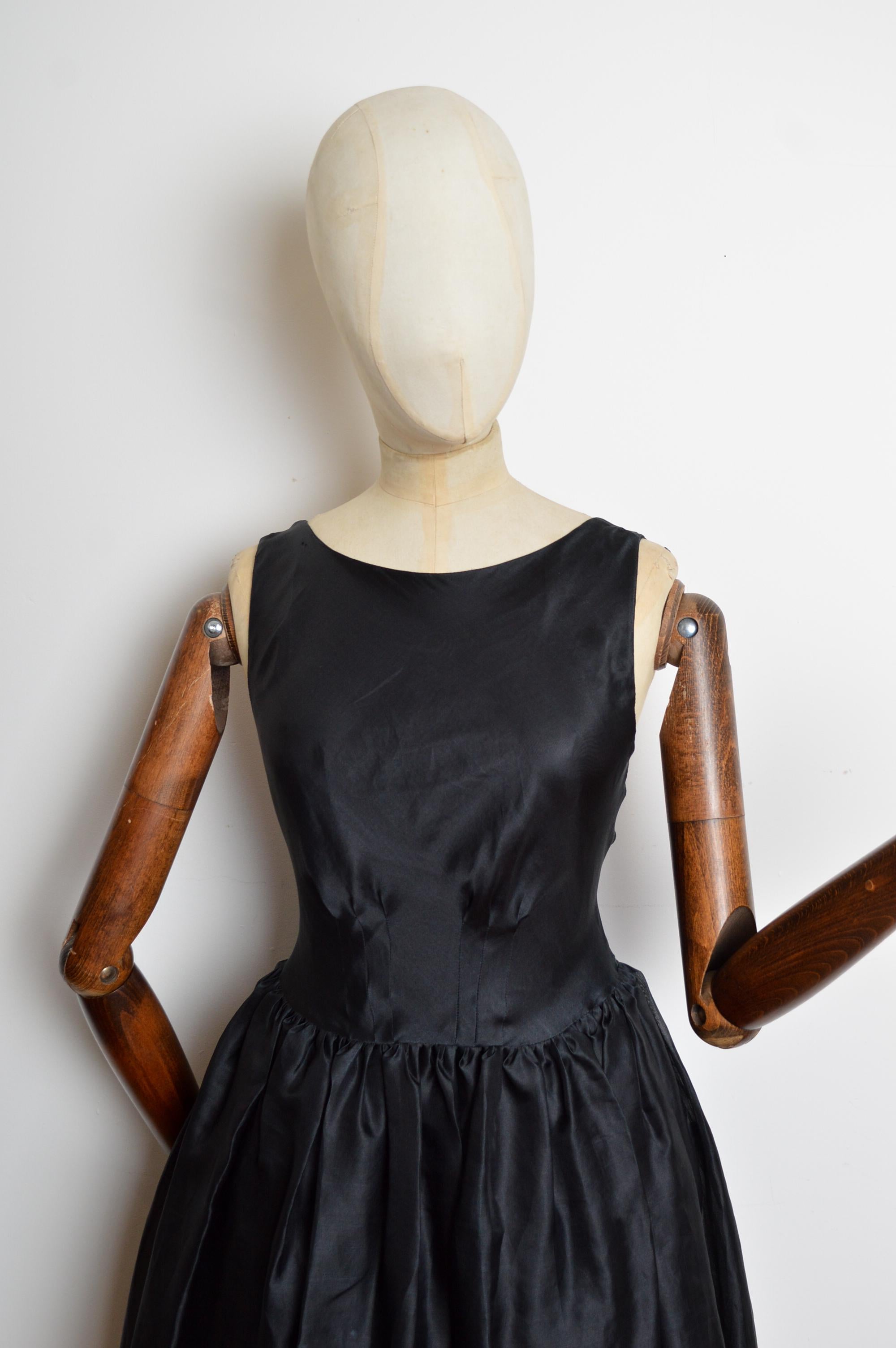 Donna Dolce & Gabbana Vintage anni '90, abito da ballo in seta a vita bassa - Abito da sera in vendita