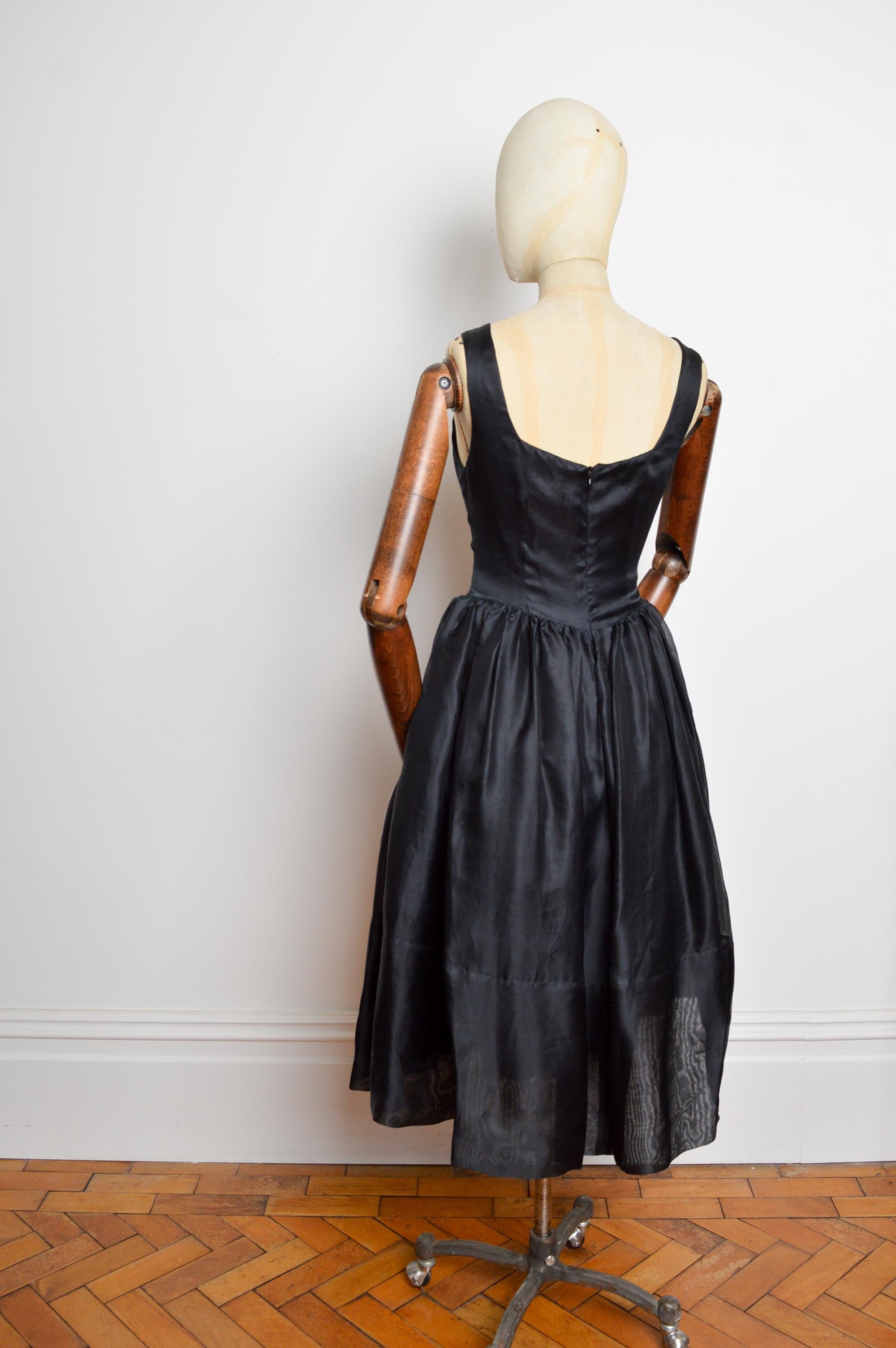 Dolce & Gabbana Vintage anni '90, abito da ballo in seta a vita bassa - Abito da sera in vendita 3