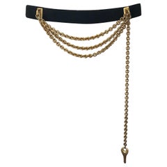 ceinture porte-clés des années 90 Donna Karan en cuir noir:: daim et chaîne dorée