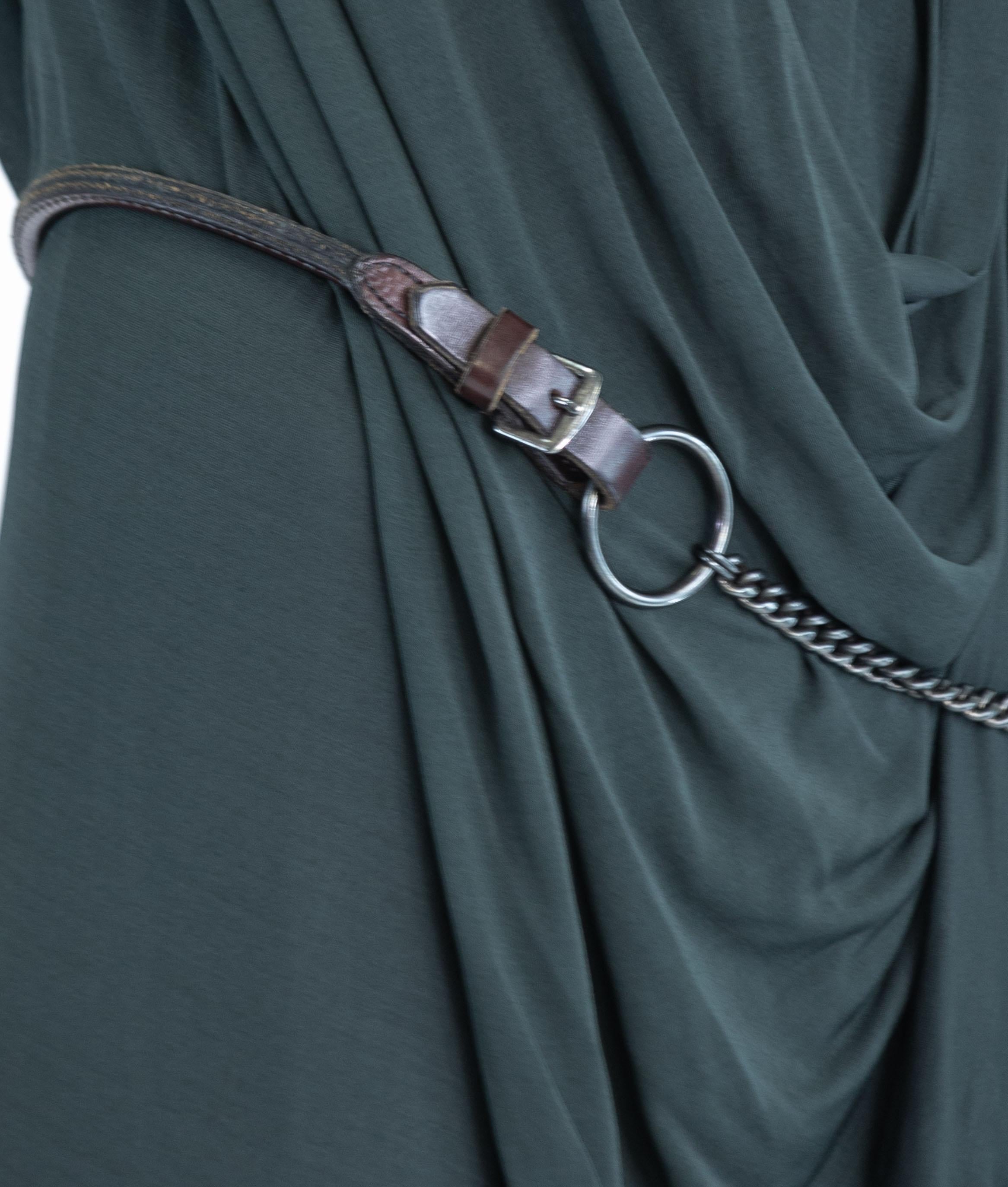 DONNA KARAN Robe superposée noire en rayonne mélangée avec ceinture équestre, années 1990 en vente 6