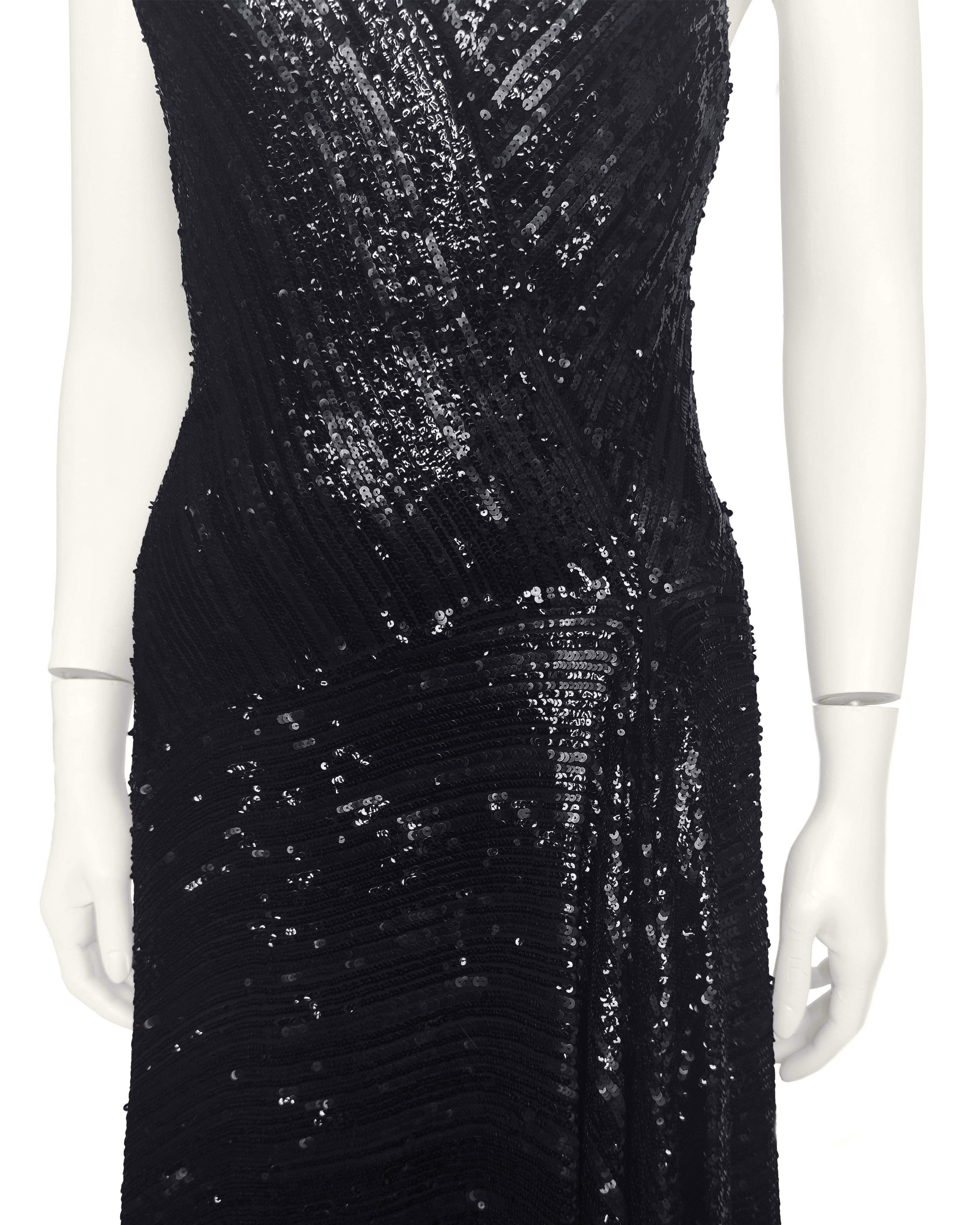 1990 Donna Karan Black Sequin Hanky Hem Cocktail Dress Bon état - En vente à Toronto, Ontario
