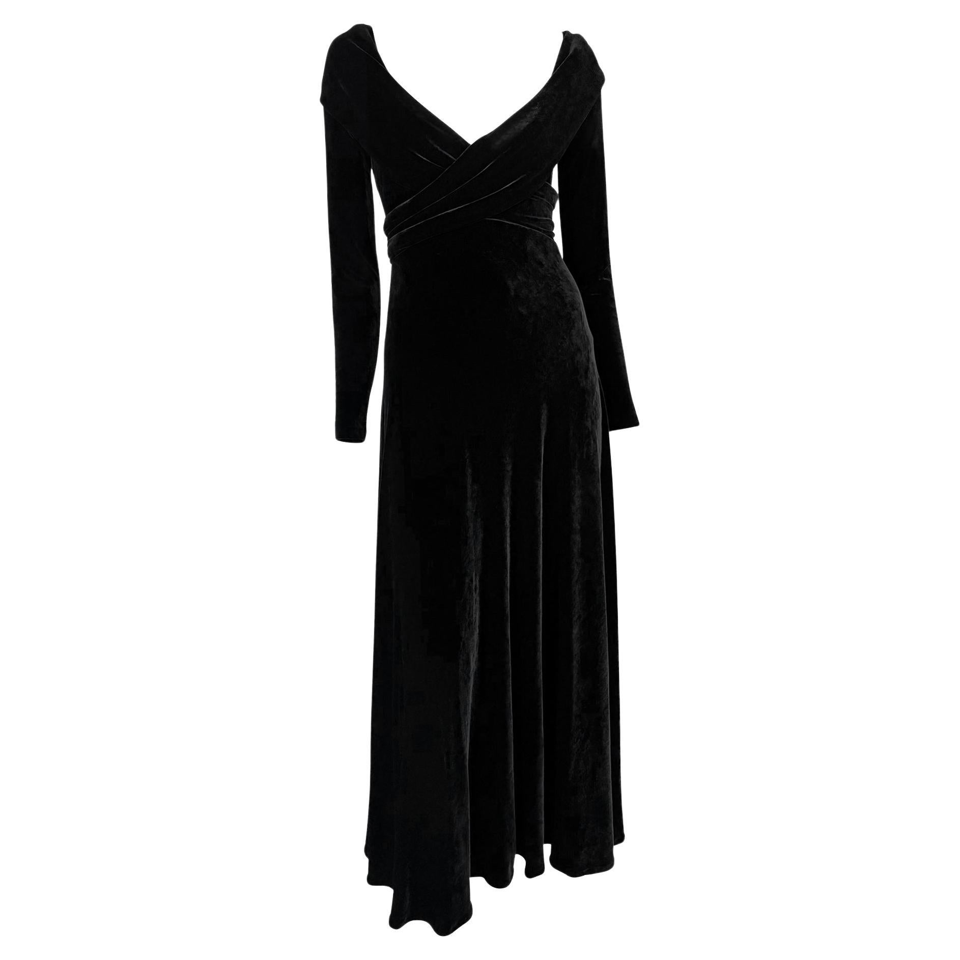 Años 90 Donna Karan Vestido de noche Bodycon de terciopelo negro elástico con escote en pico en venta