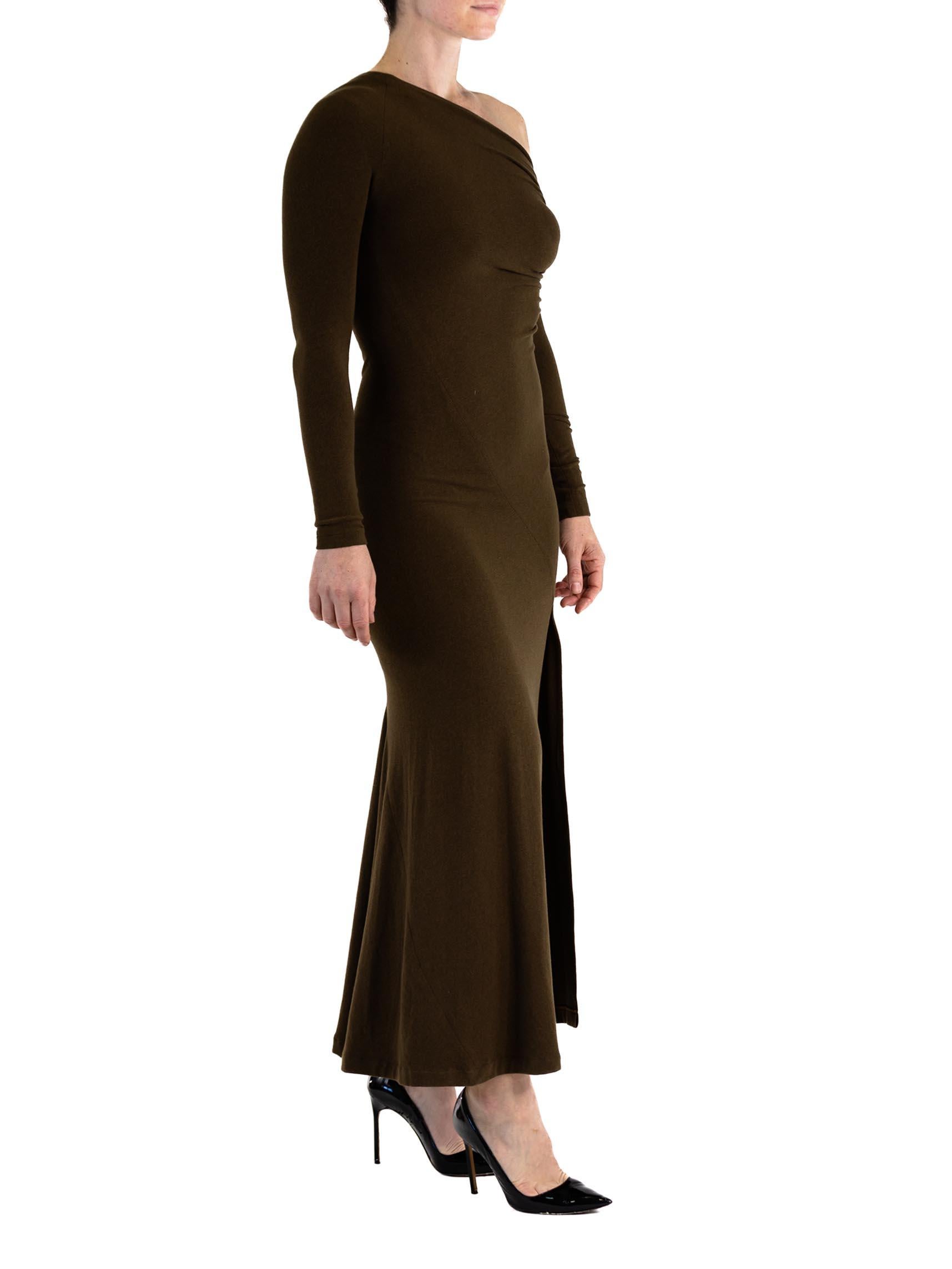1990S DONNA KARAN Brown Rayon Blend Jersey Assymtetrical Neckline Ruched Gown W In Excellent Condition For Sale In New York, NY