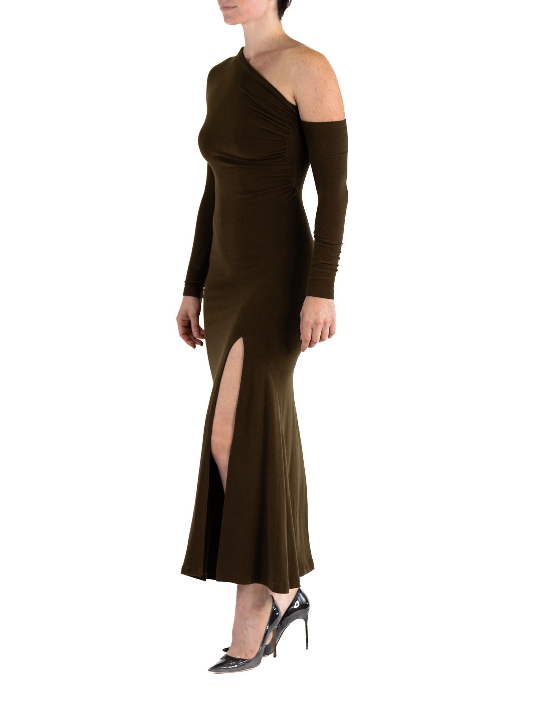 1990S DONNA KARAN Brown Rayon Blend Jersey Assymtetrical Neckline Ruched Gown W For Sale 2