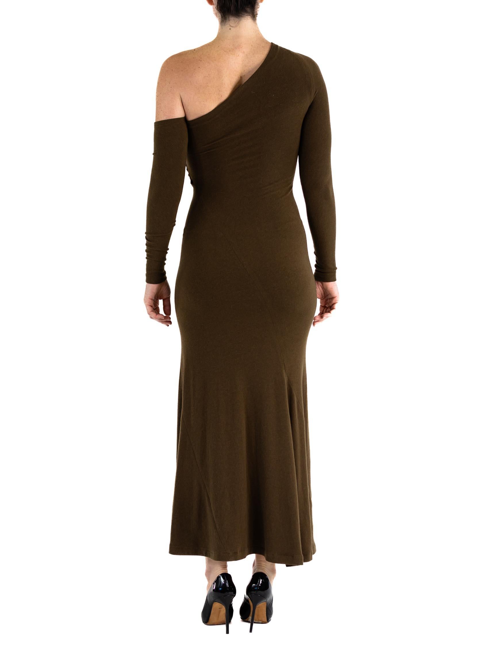 1990S DONNA KARAN Brown Rayon Blend Jersey Assymtetrical Neckline Ruched Gown W For Sale 3