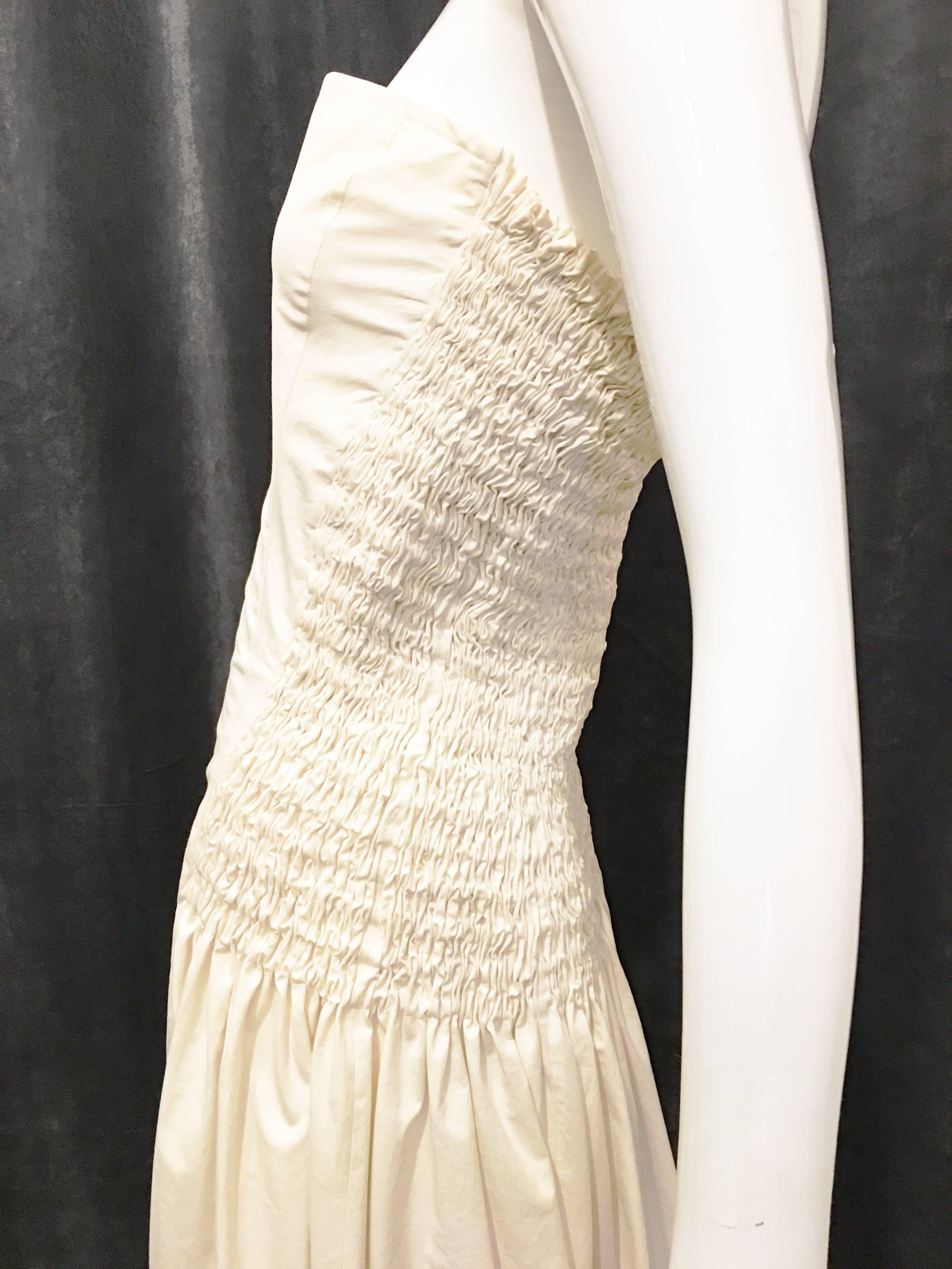 Donna Karan Cotton Smocked Strapless Dress, 1990s  In Excellent Condition For Sale In Brooklyn, NY