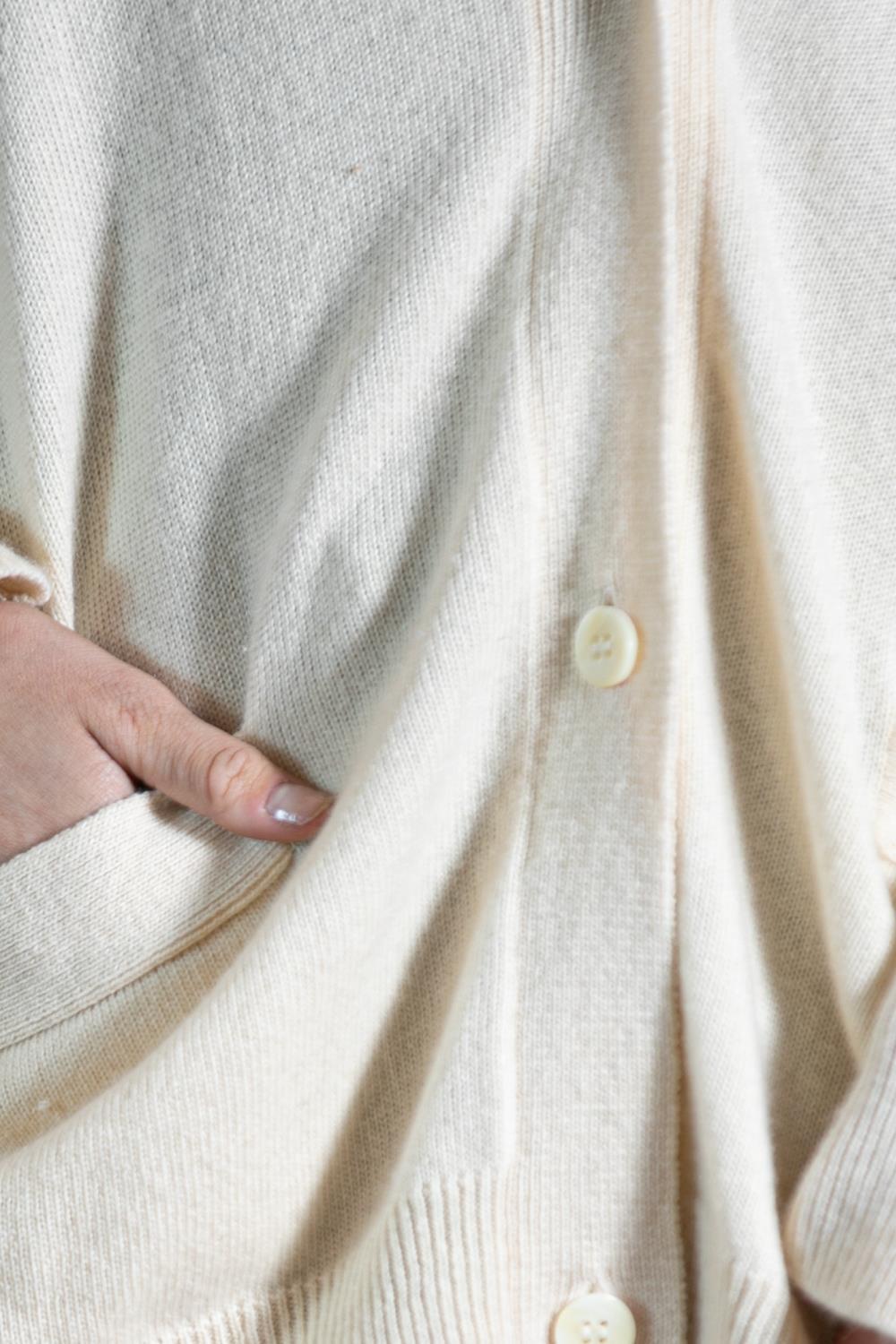 1990S DONNA KARAN Pull en cachemire crème en vente 3