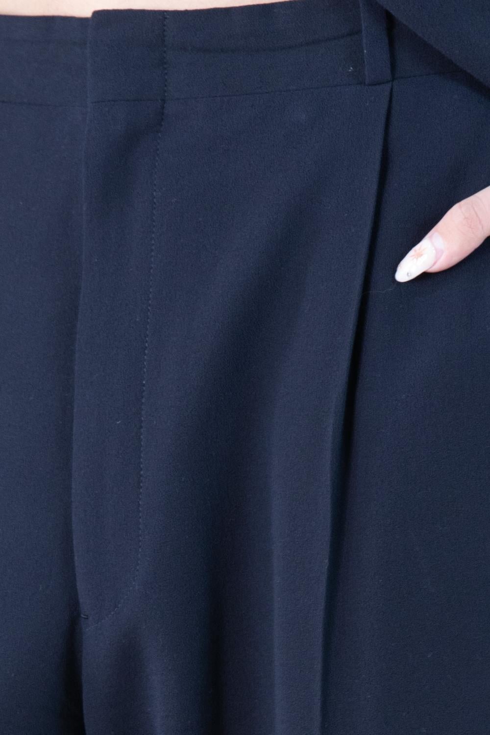 1990S Donna Karan Navy Blue Wool Blend Crepe Bespoke Pant Suit For Sale 6
