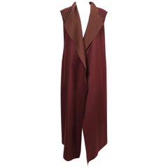 Cappotto smanicato in lana bordeaux anni '90 di DRIES VAN NOTEN con lunghezza maxi