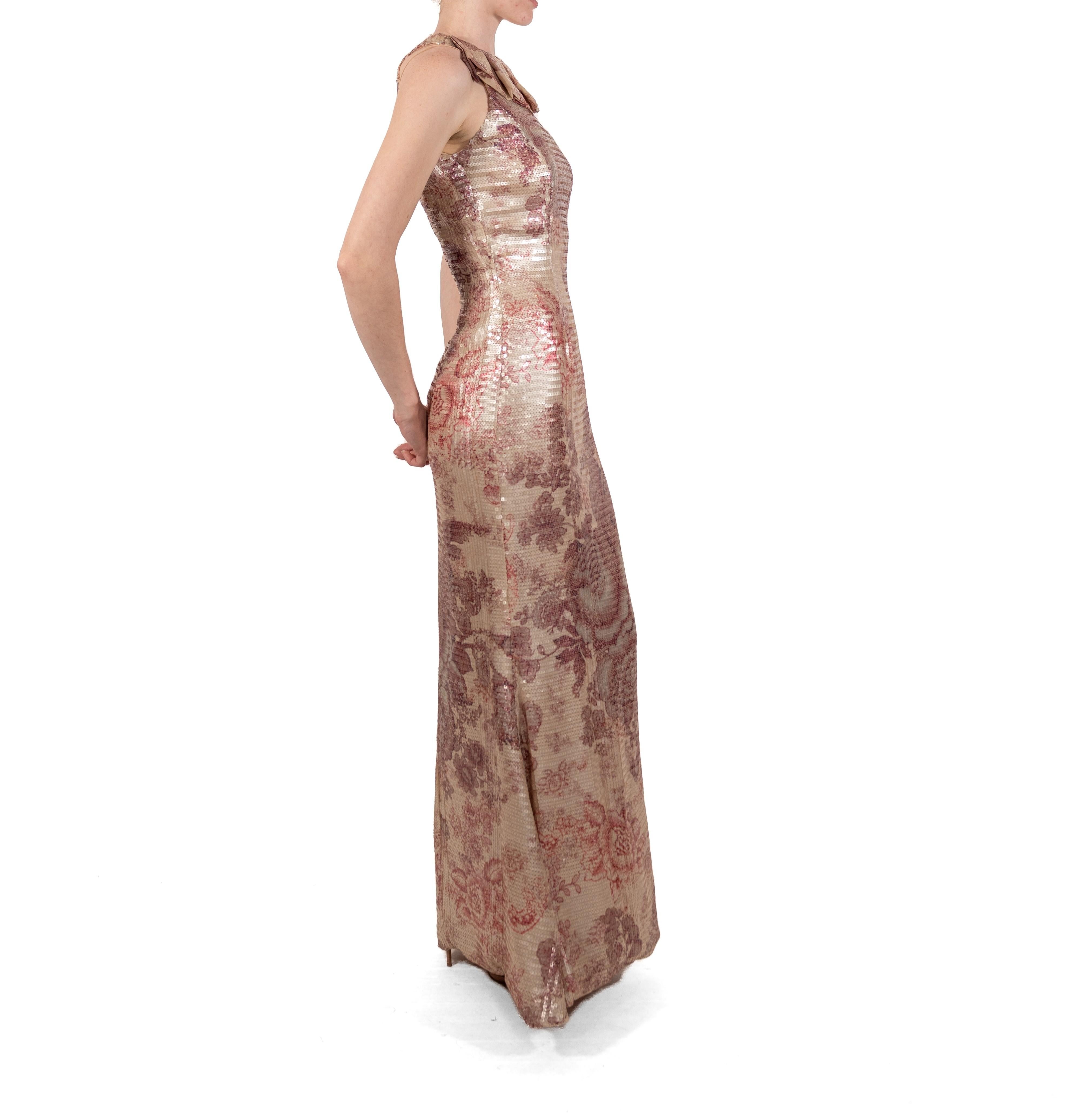 Abito con colletto a balze floreale in organza di seta con paillettes 1990S Ecru in vendita 3