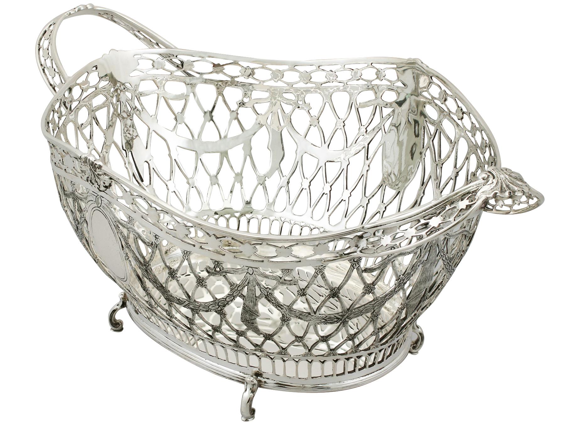 1990s Edwardian Style Judaica Silver Fruit Basket/Centrepiece In Excellent Condition In Jesmond, Newcastle Upon Tyne