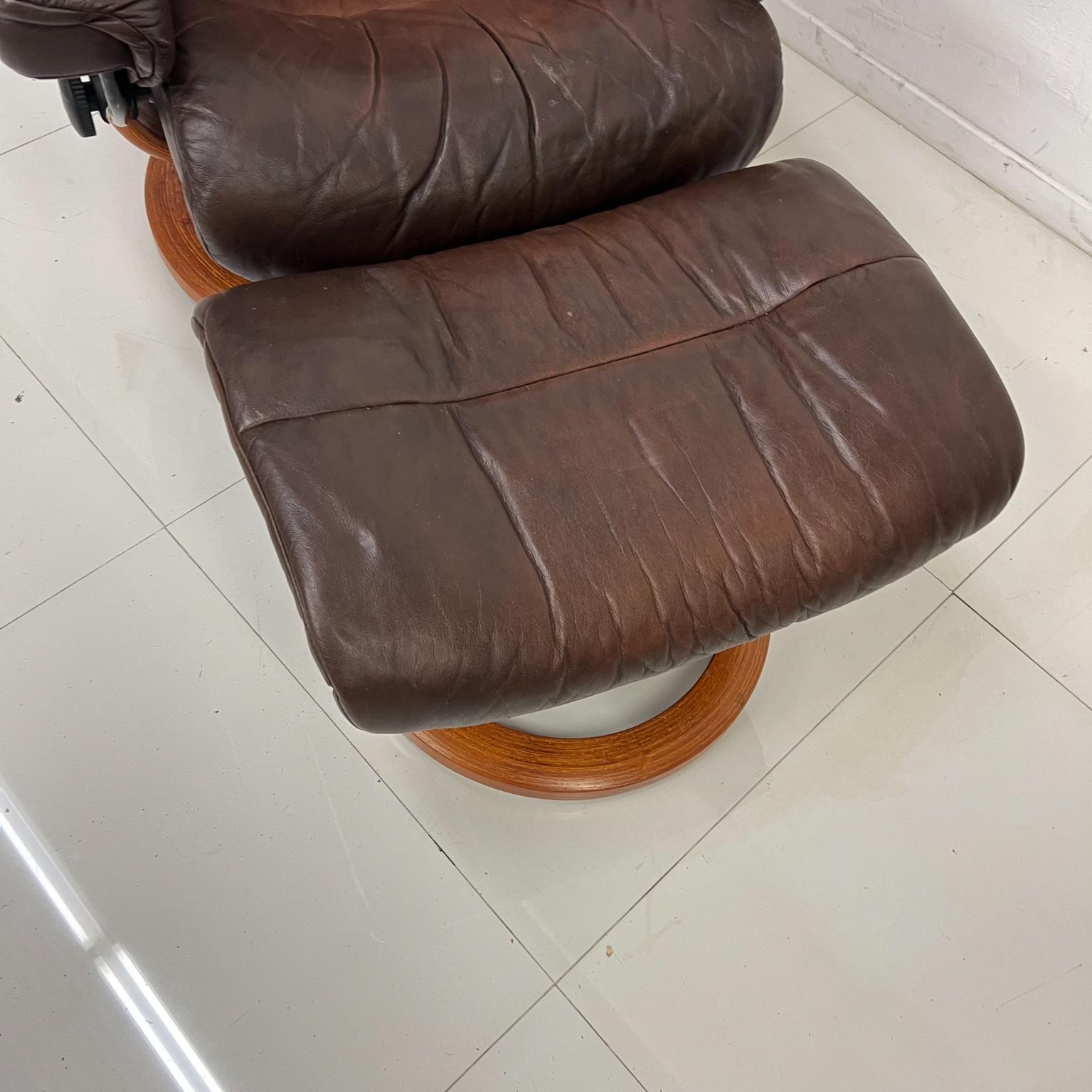 Norwegian 1990s Ekornes Stressless Brown Leather Comfort Recliner Lounge & Ottoman Norway