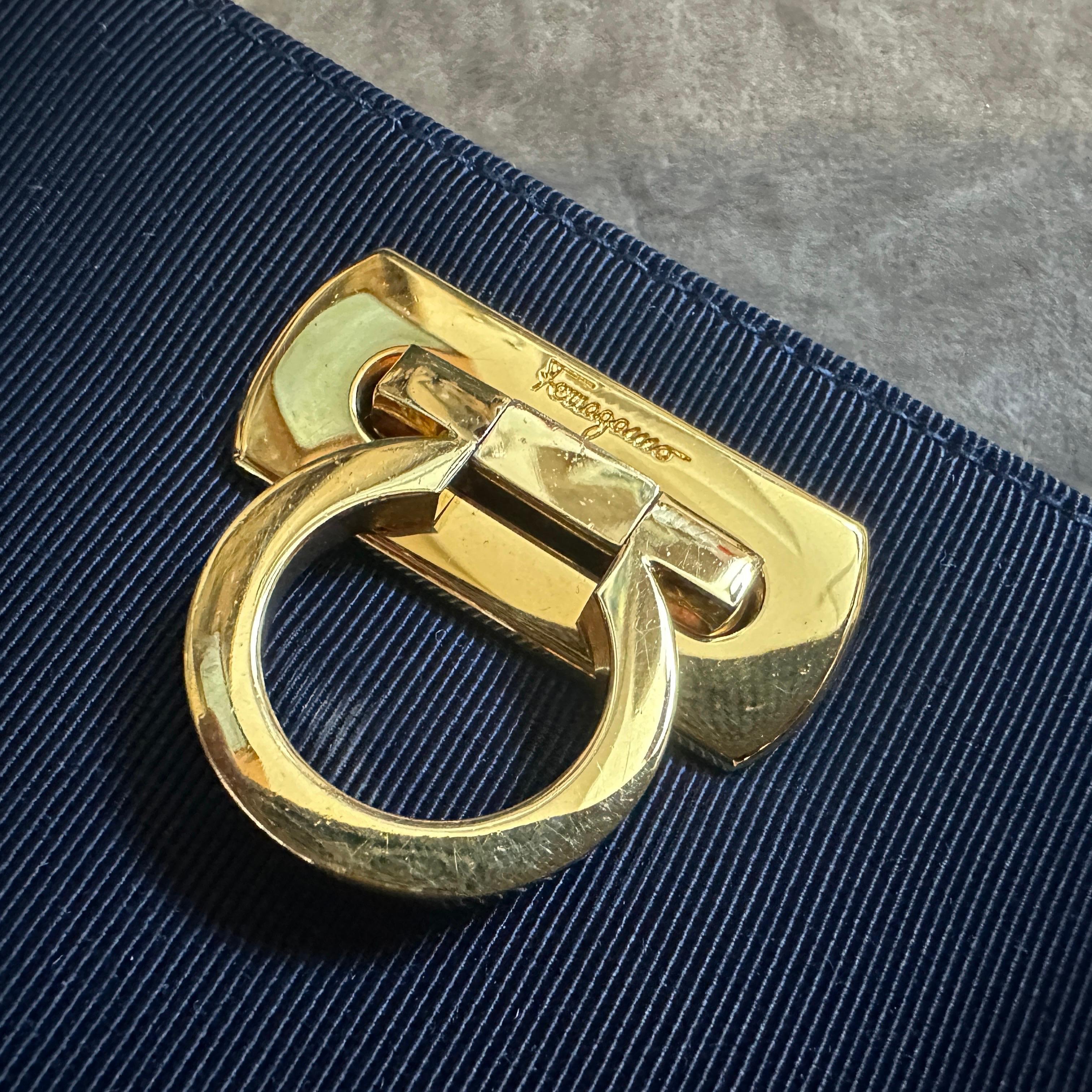 1990s elegant Blue Fabric and Brass Belt Hand Bag by Salvatore Ferragamo in vendita 5